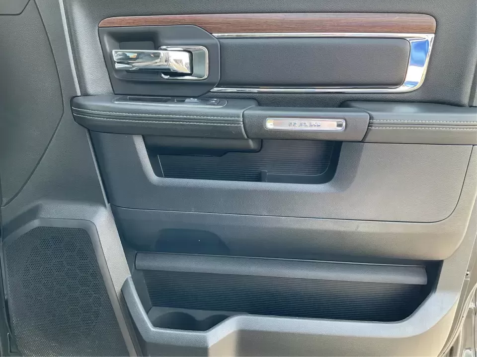 2015 Ram 1500 Laramie Crew Cab SWB 4WD (1C6RR7NT7FS) with an 5.7L V8 OHV 16V engine, 8-Speed Automatic transmission, located at 880 E. National Road, Vandalia, OH, 45377, (937) 908-9800, 39.891918, -84.183594 - **Unlock Your Weekend Adventures with the 2015 Ram 1500 Laramie Crew Cab 4WD at Jamestown Auto Sales!**<br /> <br /> Are you ready to elevate your lifestyle with a vehicle that combines power, comfort, and versatility? Look no further than this 2015 Ram 1500 Laramie Crew Cab SWB, the ultimate truck - Photo#20