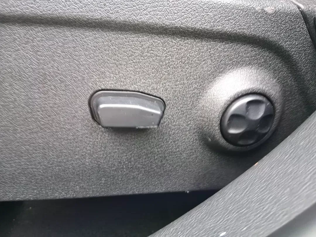 2019 Dodge Journey GT (3C4PDCEG2KT) with an 3.6L V6 DOHC 24V engine, 6-Speed Automatic transmission, located at 1184 Kauffman Ave, Fairborn, OH, 45324, (937) 908-9800, 39.807072, -84.030914 - 2019 Dodge Journey GT - Photo#18