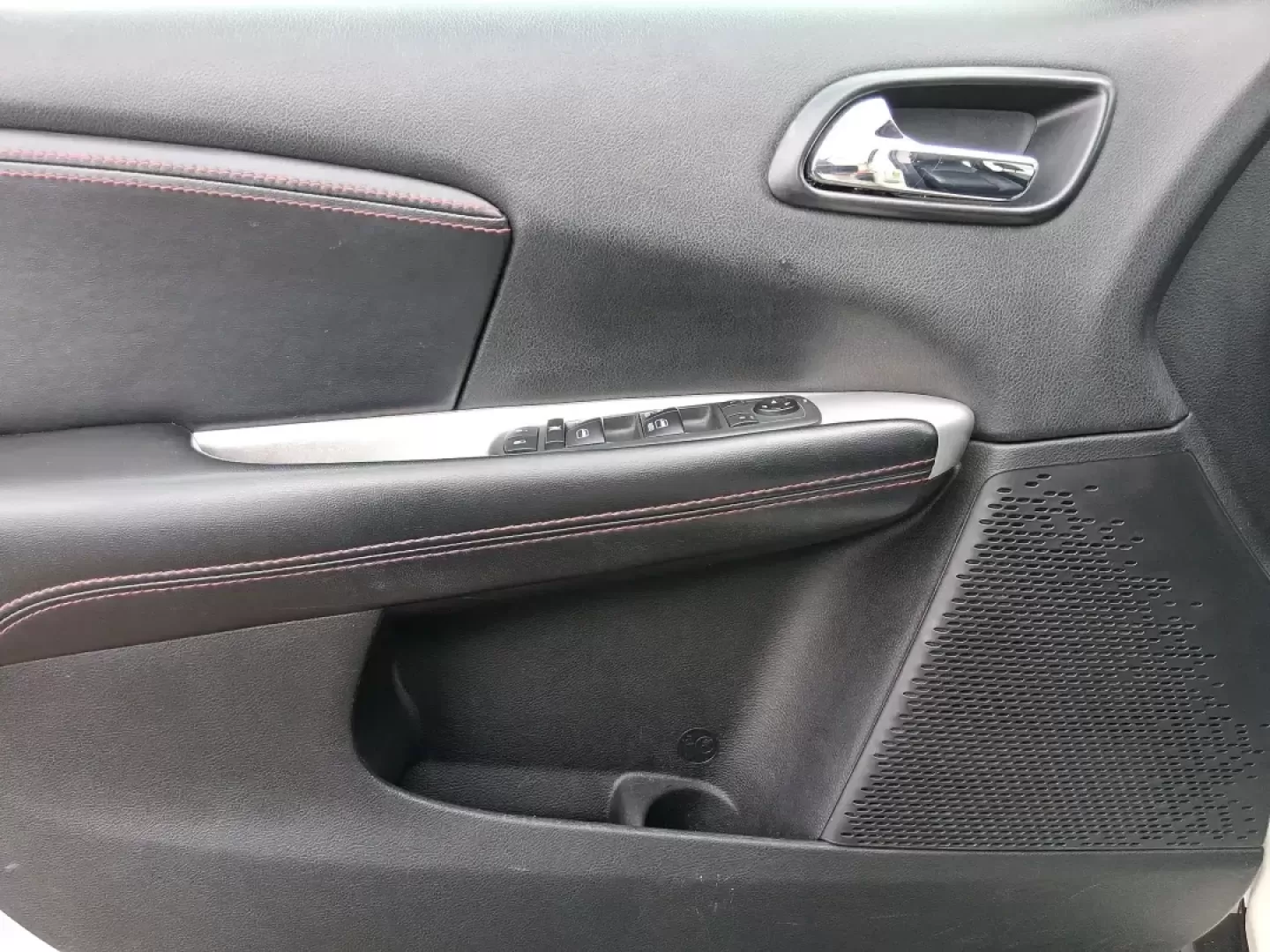 2019 Dodge Journey GT (3C4PDCEG2KT) with an 3.6L V6 DOHC 24V engine, 6-Speed Automatic transmission, located at 1184 Kauffman Ave, Fairborn, OH, 45324, (937) 908-9800, 39.807072, -84.030914 - Load up the family, point the nose toward a weekend getaway, and enjoy the kind of space and V6 confidence that makes everyday errands feel easy-this 2019 Dodge Journey GT is a smart pick for commuters, growing families, and budget-conscious buyers who want an SUV that's ready for real life in Fairb - Photo#19