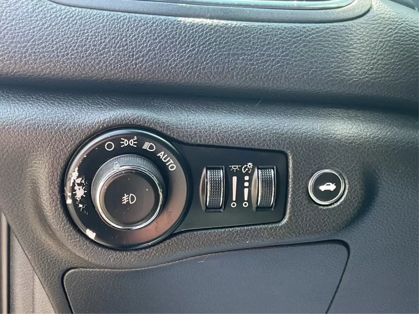 2015 Chrysler 200 S (1C3CCCBB2FN) with an Other engine, located at 401 Woodman Dr, Riverside, OH, 45431, (937) 908-9800, 39.760899, -84.123421 - Discover the perfect blend of style, comfort, and reliability with this 2015 Chrysler 200 S, available now at Advantage Car and Credit in Fairborn, OH. Whether you're commuting to work, running errands, or embarking on weekend adventures, this sedan is designed to meet the needs of your active lifes - Photo#17