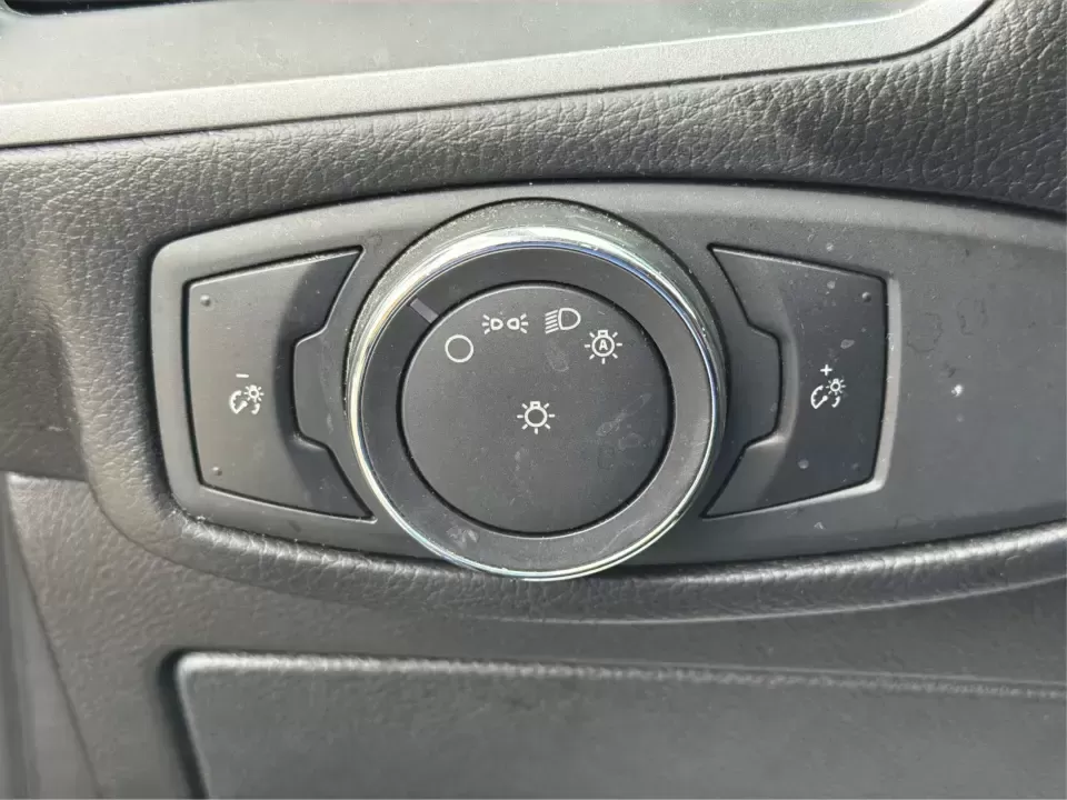 2015 Ford Edge SE FWD (2FMTK3G98FB) with an 2.0L L4 DOHC 16V engine, 6-Speed Automatic transmission, located at 8750 N County Rd 25A, Piqua, OH, 45356, (937) 908-9800, 40.164391, -84.232513 - Need an SUV that fits real life in the Miami Valley-school drop-offs, a steady commute down I75, and weekend errands that somehow turn into a full cargo load? This 2015 Ford Edge SE FWD is built for everyday versatility, with comfortable seating for five, a roomy cabin, and practical tech that helps- Photo#17