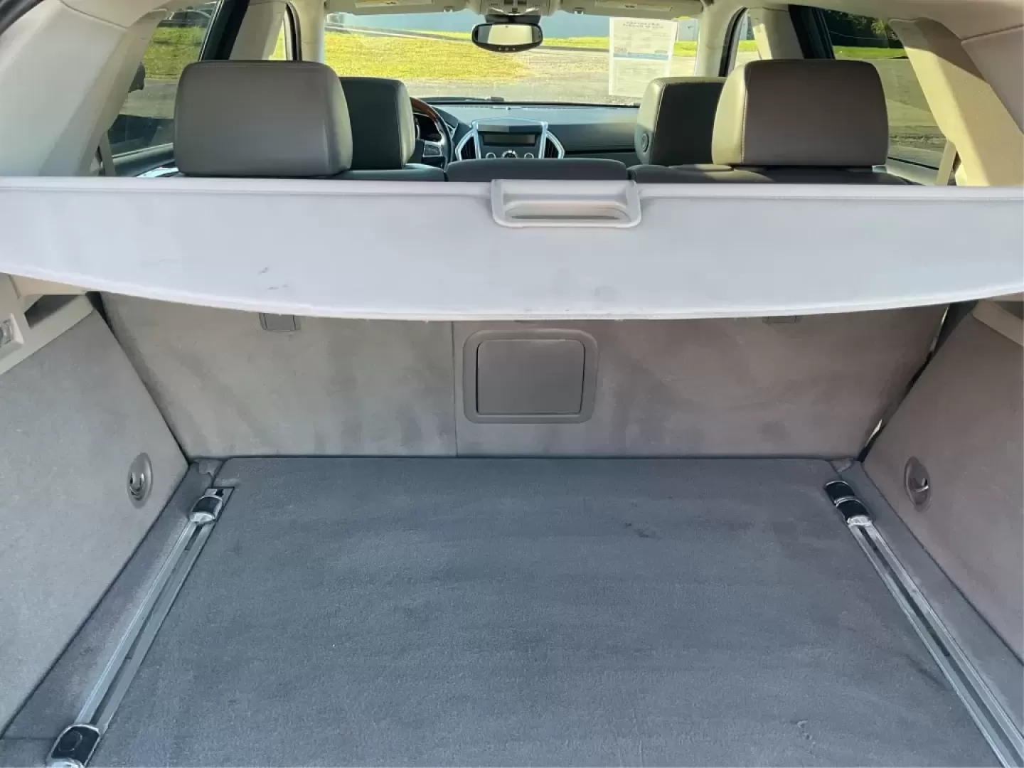 2010 Cadillac SRX Premium Collection AWD (3GYFNFEY7AS) with an 3.0L V6 DOHC 24V engine, 6-Speed Automatic transmission, located at 401 Woodman Dr, Riverside, OH, 45431, (937) 908-9800, 39.760899, -84.123421 - **Elevate Your Driving Experience with the 2010 Cadillac SRX Premium Collection AWD at Advantage Car and Credit - Riverside!**<br /> <br /> Are you searching for a vehicle that seamlessly combines style, comfort, and reliability for your daily adventures? Look no further than this stunning 2010 Cadi - Photo#12