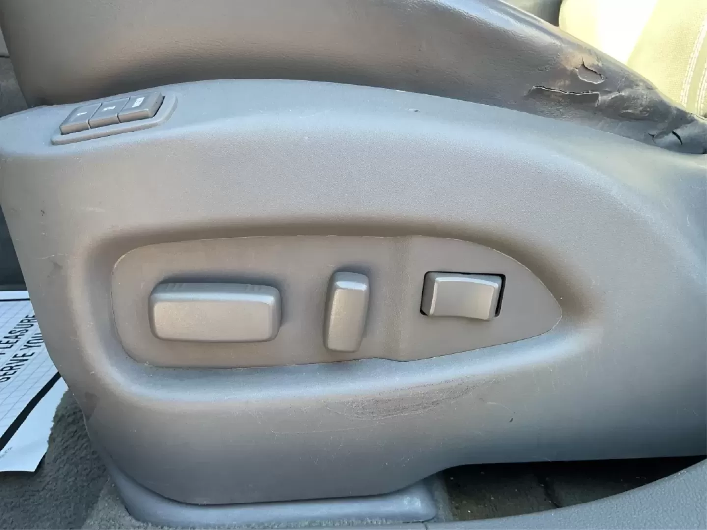 2010 Cadillac SRX Premium Collection AWD (3GYFNFEY7AS) with an 3.0L V6 DOHC 24V engine, 6-Speed Automatic transmission, located at 401 Woodman Dr, Riverside, OH, 45431, (937) 908-9800, 39.760899, -84.123421 - **Elevate Your Driving Experience with the 2010 Cadillac SRX Premium Collection AWD at Advantage Car and Credit - Riverside!**<br /> <br /> Are you searching for a vehicle that seamlessly combines style, comfort, and reliability for your daily adventures? Look no further than this stunning 2010 Cadi - Photo#18