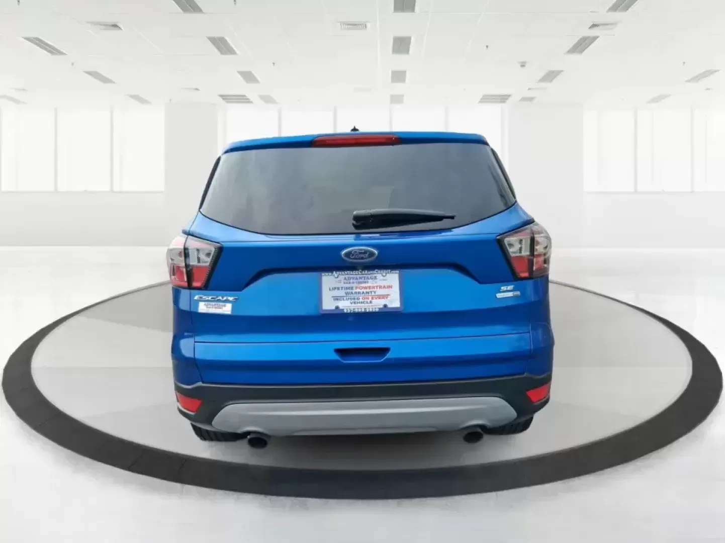 2017 Ford Escape SE 4WD (1FMCU9G93HU) with an 2.0L L4 DOHC 16V engine, 6-Speed Automatic transmission, located at 1099 N County Rd 25A , Troy, OH, 45373, (937) 908-9800, 40.057079, -84.212883 - Discover the ultimate blend of comfort, capability, and style with the 2017 Ford Escape SE 4WD, a perfect companion for families on the go or adventurers seeking their next weekend thrill. With its spacious interior and robust features, this SUV is designed for those who lead an active lifestyle, ma - Photo#3