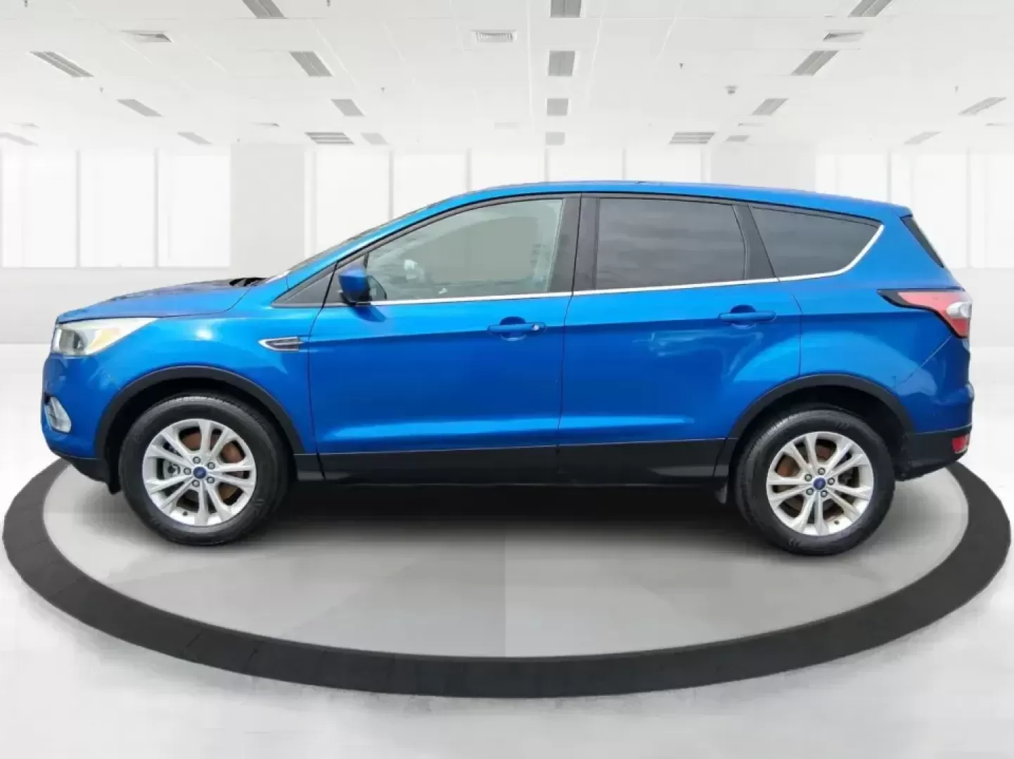 2017 Ford Escape SE 4WD (1FMCU9G93HU) with an 2.0L L4 DOHC 16V engine, 6-Speed Automatic transmission, located at 1099 N County Rd 25A , Troy, OH, 45373, (937) 908-9800, 40.057079, -84.212883 - Discover the ultimate blend of comfort, capability, and style with the 2017 Ford Escape SE 4WD, a perfect companion for families on the go or adventurers seeking their next weekend thrill. With its spacious interior and robust features, this SUV is designed for those who lead an active lifestyle, ma - Photo#5