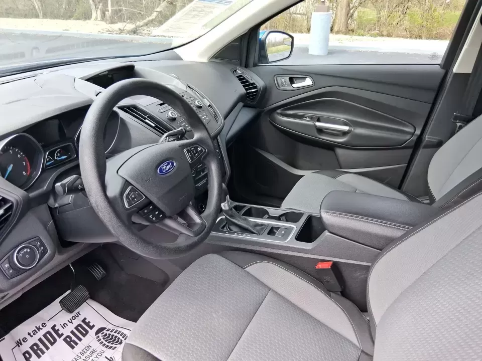 2017 Ford Escape SE 4WD (1FMCU9G93HU) with an 2.0L L4 DOHC 16V engine, 6-Speed Automatic transmission, located at 1099 N County Rd 25A , Troy, OH, 45373, (937) 908-9800, 40.057079, -84.212883 - Discover the ultimate blend of comfort, capability, and style with the 2017 Ford Escape SE 4WD, a perfect companion for families on the go or adventurers seeking their next weekend thrill. With its spacious interior and robust features, this SUV is designed for those who lead an active lifestyle, ma - Photo#9