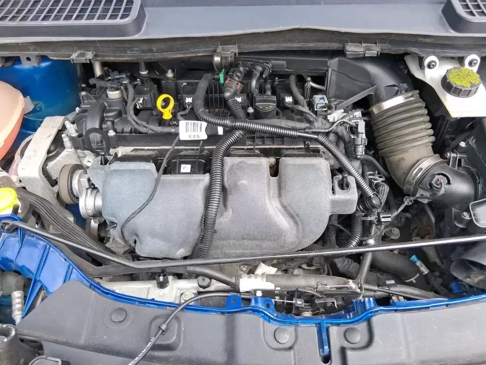 2017 Ford Escape SE 4WD (1FMCU9G93HU) with an 2.0L L4 DOHC 16V engine, 6-Speed Automatic transmission, located at 1099 N County Rd 25A , Troy, OH, 45373, (937) 908-9800, 40.057079, -84.212883 - Discover the ultimate blend of comfort, capability, and style with the 2017 Ford Escape SE 4WD, a perfect companion for families on the go or adventurers seeking their next weekend thrill. With its spacious interior and robust features, this SUV is designed for those who lead an active lifestyle, ma - Photo#11