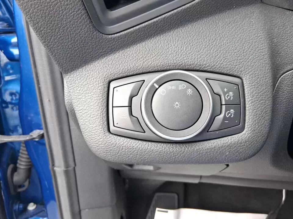 2017 Ford Escape SE 4WD (1FMCU9G93HU) with an 2.0L L4 DOHC 16V engine, 6-Speed Automatic transmission, located at 1099 N County Rd 25A , Troy, OH, 45373, (937) 908-9800, 40.057079, -84.212883 - Discover the ultimate blend of comfort, capability, and style with the 2017 Ford Escape SE 4WD, a perfect companion for families on the go or adventurers seeking their next weekend thrill. With its spacious interior and robust features, this SUV is designed for those who lead an active lifestyle, ma - Photo#17