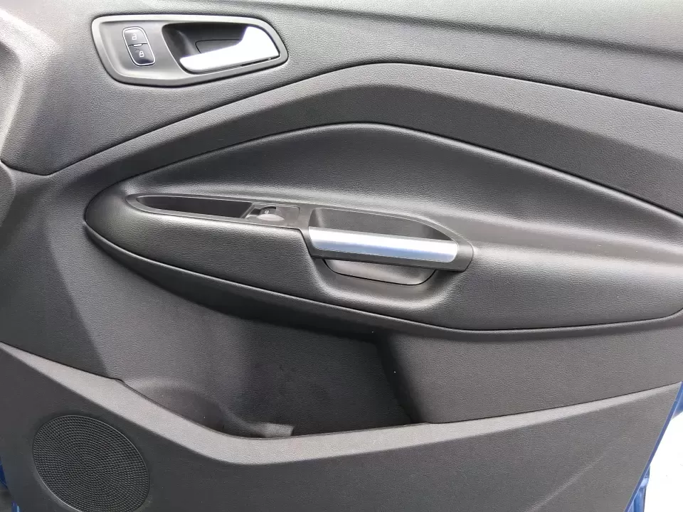 2017 Ford Escape SE 4WD (1FMCU9G93HU) with an 2.0L L4 DOHC 16V engine, 6-Speed Automatic transmission, located at 1099 N County Rd 25A , Troy, OH, 45373, (937) 908-9800, 40.057079, -84.212883 - Discover the ultimate blend of comfort, capability, and style with the 2017 Ford Escape SE 4WD, a perfect companion for families on the go or adventurers seeking their next weekend thrill. With its spacious interior and robust features, this SUV is designed for those who lead an active lifestyle, ma - Photo#20