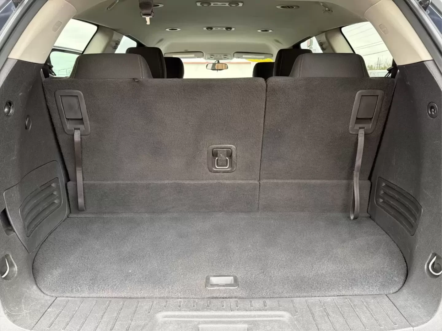 2017 Chevrolet Traverse 1LT AWD (1GNKVGKD7HJ) with an 3.6L V6 DOHC 24V engine, 6-Speed Automatic transmission, located at 8750 N County Rd 25A, Piqua, OH, 45356, (937) 908-9800, 40.164391, -84.232513 - Third Row - Photo#12