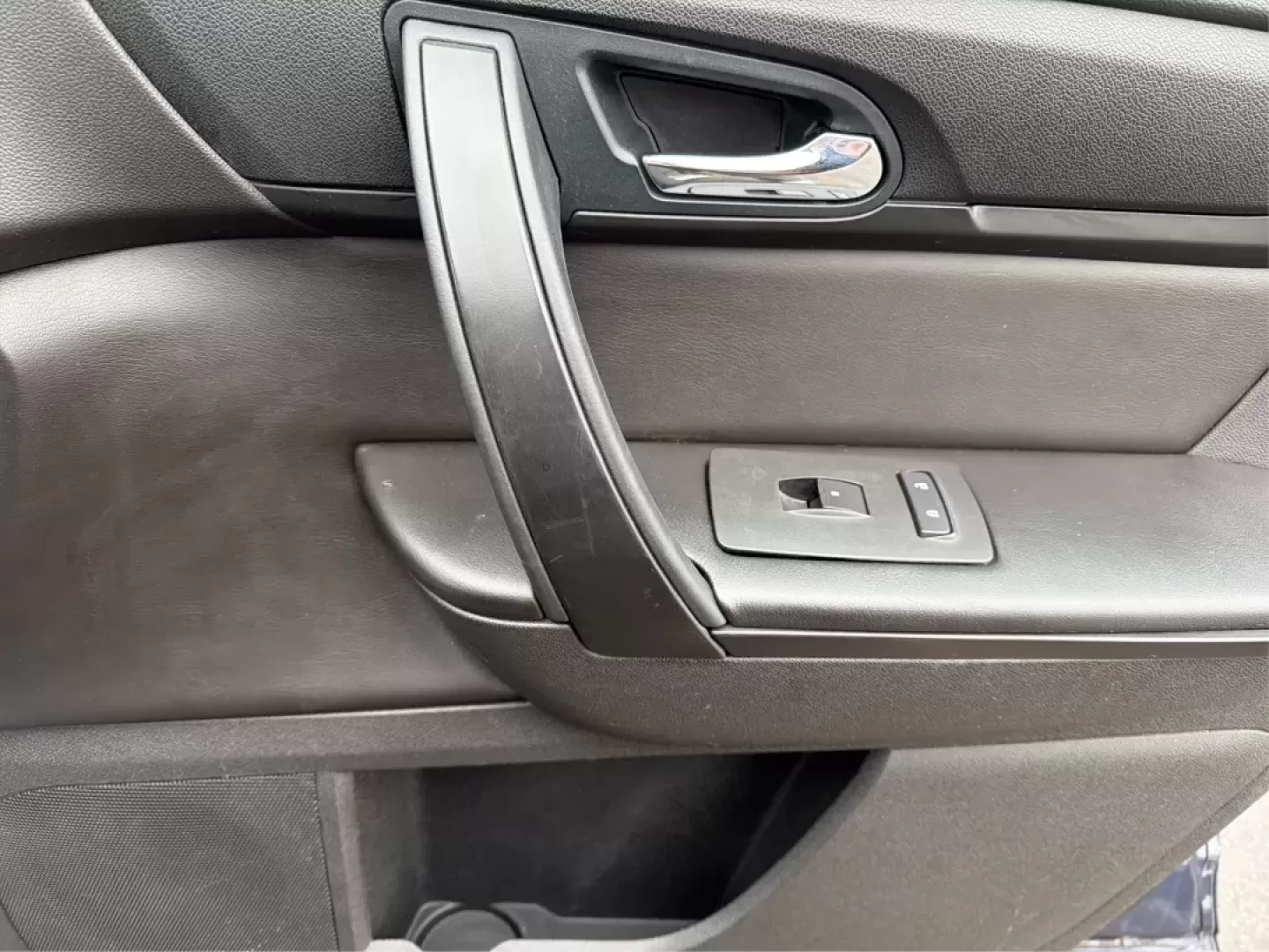 2017 Chevrolet Traverse 1LT AWD (1GNKVGKD7HJ) with an 3.6L V6 DOHC 24V engine, 6-Speed Automatic transmission, located at 8750 N County Rd 25A, Piqua, OH, 45356, (937) 908-9800, 40.164391, -84.232513 - Third Row - Photo#20