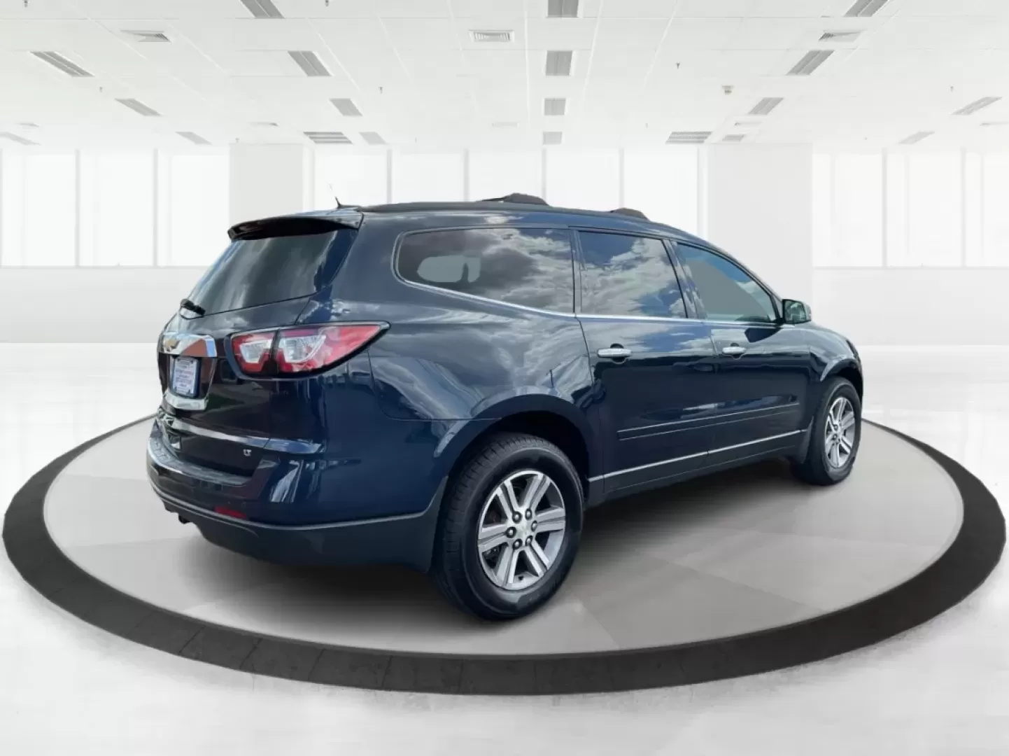 2017 Chevrolet Traverse 1LT AWD (1GNKVGKD7HJ) with an 3.6L V6 DOHC 24V engine, 6-Speed Automatic transmission, located at 1184 Kauffman Ave, Fairborn, OH, 45324, (937) 908-9800, 39.807072, -84.030914 - **Discover Your Next Adventure with the 2017 Chevrolet Traverse at Advantage Car and Credit - Fairborn!**<br /> <br /> Are you ready to elevate your family road trips or weekend getaways? The 2017 Chevrolet Traverse, available now at Advantage Car and Credit - Fairborn, is the perfect companion for - Photo#2