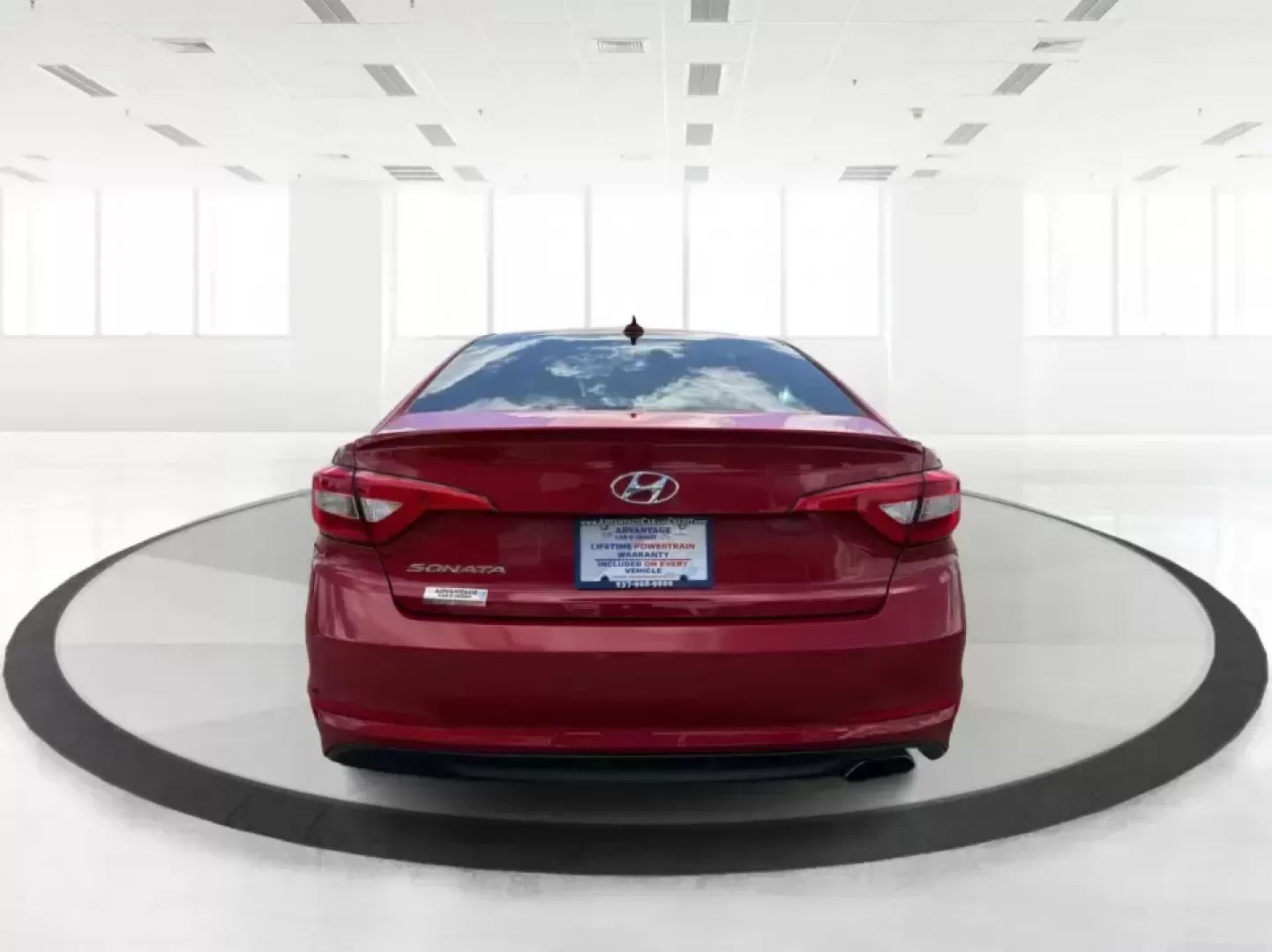 2017 Hyundai Sonata SE (5NPE24AF8HH) with an 2.4L L4 DOHC 16V engine, 7-Speed Automatic transmission, located at 1951 S Dayton Lakeview Rd., New Carlisle, OH, 45344, (937) 908-9800, 39.890999, -84.050255 - Ready for a dependable commuter that still looks sharp pulling into work, school pickup, or a weekend dinner in town? This Scarlet Red 2017 Hyundai Sonata SE is a practical, comfortable sedan that fits real-life schedules in Piqua, Ohio-whether you're cruising up N County Rd 25A, heading toward I75 - Photo#3