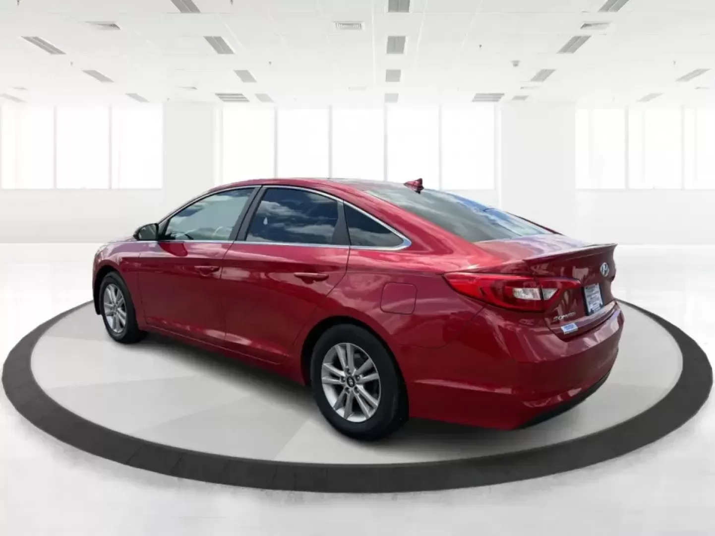 2017 Hyundai Sonata SE (5NPE24AF8HH) with an 2.4L L4 DOHC 16V engine, 7-Speed Automatic transmission, located at 1951 S Dayton Lakeview Rd., New Carlisle, OH, 45344, (937) 908-9800, 39.890999, -84.050255 - Ready for a dependable commuter that still looks sharp pulling into work, school pickup, or a weekend dinner in town? This Scarlet Red 2017 Hyundai Sonata SE is a practical, comfortable sedan that fits real-life schedules in Piqua, Ohio-whether you're cruising up N County Rd 25A, heading toward I75 - Photo#4
