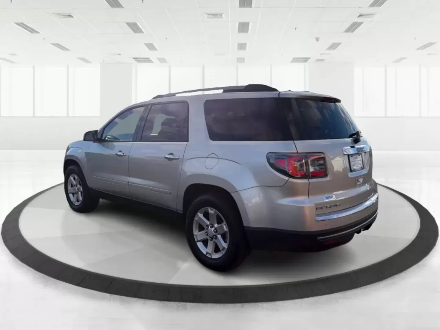 2014 GMC Acadia SLE-2 AWD (1GKKVPKD1EJ) with an 3.6L V6 DOHC 24V engine, 6-Speed Automatic transmission, located at 1230 East Main St, Xenia, OH, 45385, (937) 908-9800, 39.688026, -83.910172 - If you're searching for the perfect family SUV that balances style, comfort, and an adventurous spirit, look no further than this stunning 2014 GMC Acadia SLE-2 AWD, now available at Advantage Car and Credit in Fairborn, OH. With spacious seating for up to eight passengers and the versatility needed - Photo#4