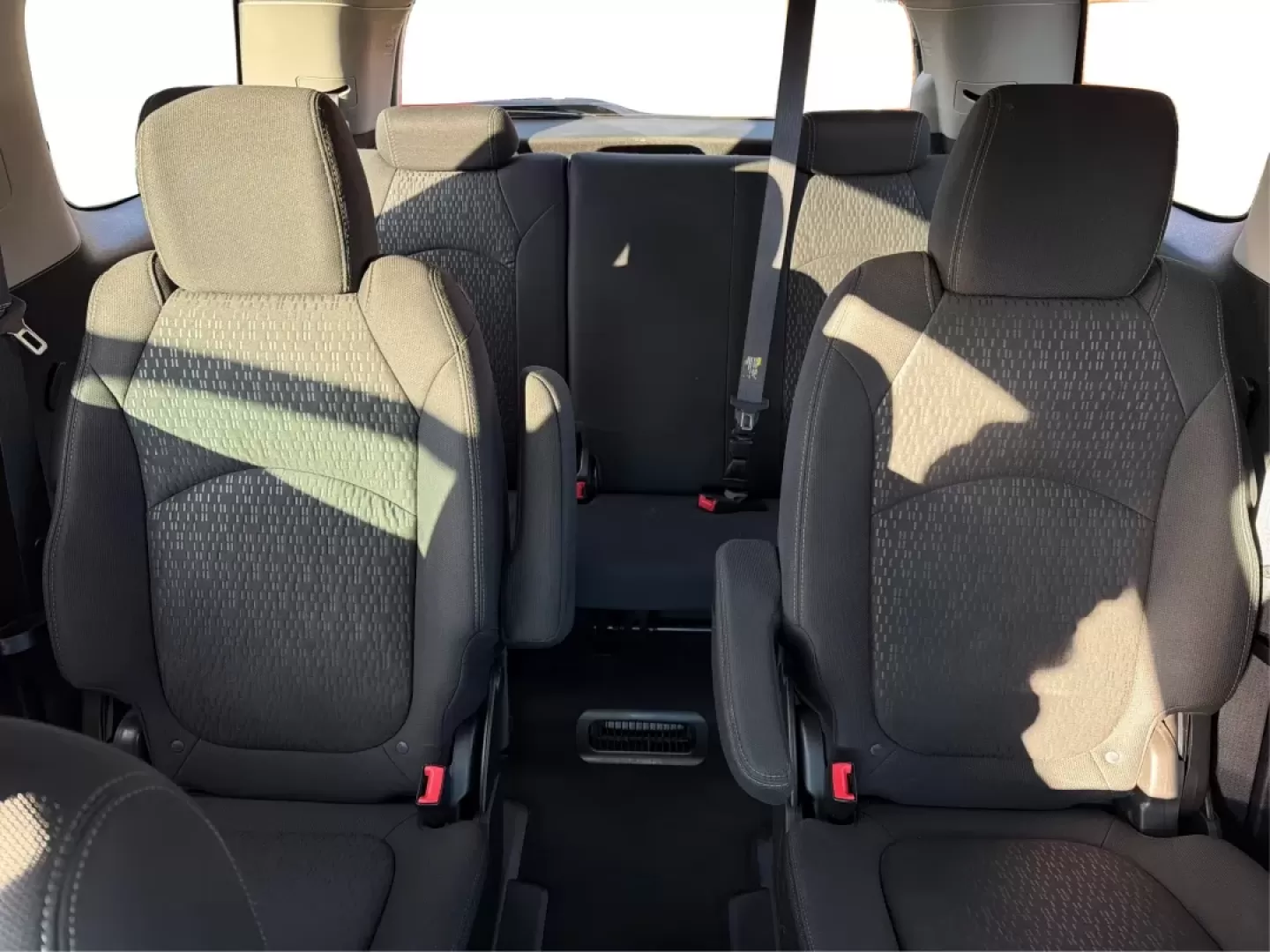 2014 GMC Acadia SLE-2 AWD (1GKKVPKD1EJ) with an 3.6L V6 DOHC 24V engine, 6-Speed Automatic transmission, located at 1230 East Main St, Xenia, OH, 45385, (937) 908-9800, 39.688026, -83.910172 - If you're searching for the perfect family SUV that balances style, comfort, and an adventurous spirit, look no further than this stunning 2014 GMC Acadia SLE-2 AWD, now available at Advantage Car and Credit in Fairborn, OH. With spacious seating for up to eight passengers and the versatility needed - Photo#14