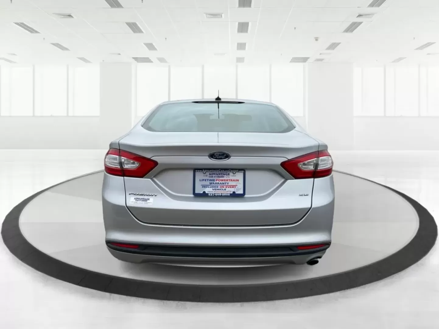 2013 Ford Fusion SE (3FA6P0H78DR) with an 2.5L L4 DOHC 16V engine, located at 1230 East Main St, Xenia, OH, 45385, (937) 908-9800, 39.688026, -83.910172 - Are you in the market for a reliable sedan that combines style, comfort, and impressive features? Look no further than this 2013 Ford Fusion SE, available now at Advantage Car and Credit in Xenia, OH. Perfect for daily commuters, growing families, or anyone seeking a dependable vehicle for weekend a - Photo#3