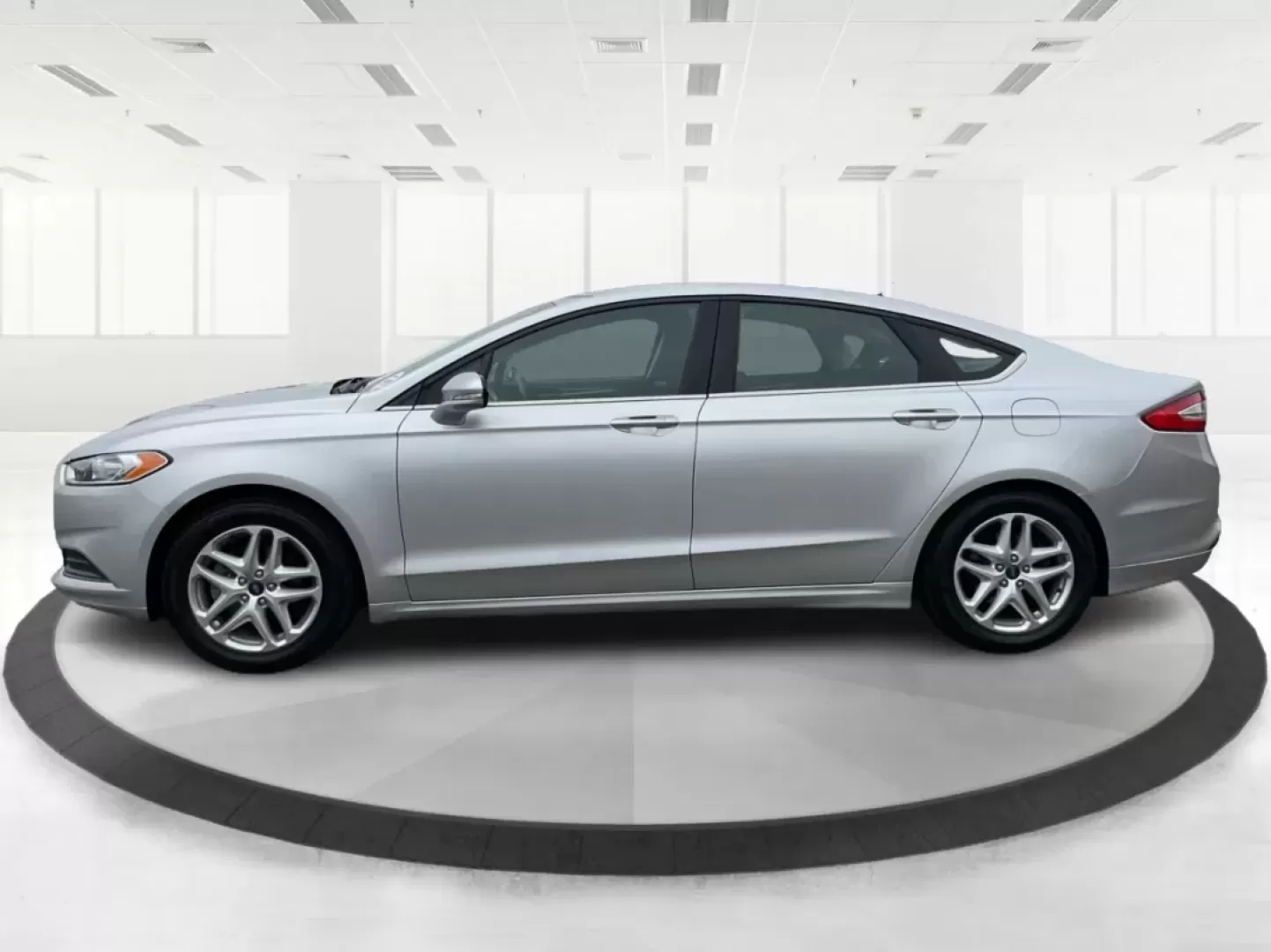 2013 Ford Fusion SE (3FA6P0H78DR) with an 2.5L L4 DOHC 16V engine, located at 1230 East Main St, Xenia, OH, 45385, (937) 908-9800, 39.688026, -83.910172 - Are you in the market for a reliable sedan that combines style, comfort, and impressive features? Look no further than this 2013 Ford Fusion SE, available now at Advantage Car and Credit in Xenia, OH. Perfect for daily commuters, growing families, or anyone seeking a dependable vehicle for weekend a - Photo#5