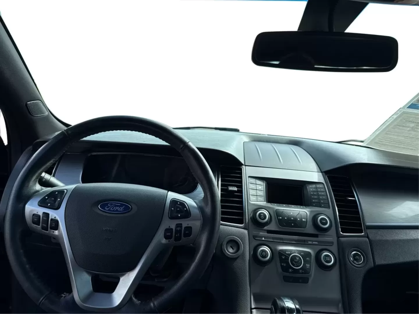 2017 Ford Taurus SEL (1FAHP2E84HG) with an 3.5L V-6 DOHC engine, located at 880 E. National Road, Vandalia, OH, 45377, (937) 908-9800, 39.891918, -84.183594 - Are you ready for a new adventure? The 2017 Ford Taurus SEL is the perfect sedan for those who crave a blend of comfort, style, and performance, whether you're navigating daily commutes or embarking on weekend getaways. This vehicle is not just a mode of transportation; it's a lifestyle statement th - Photo#20