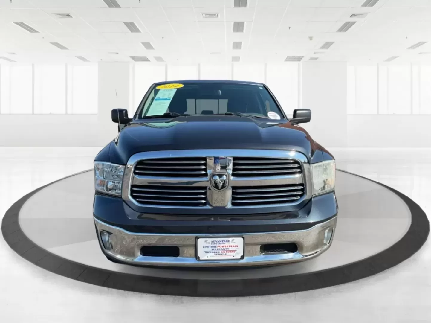 2014 Ram 1500 SLT Quad Cab 4WD (1C6RR7GT7ES) with an 5.7L V8 OHV 16V engine, 8-Speed Automatic transmission, located at 4508 South Dixie Dr, Moraine, OH, 45439, (937) 908-9800, 39.689976, -84.218452 - **Get Ready for Adventure with the 2014 Ram 1500 SLT Quad Cab 4WD!**<br /> <br /> Are you searching for the perfect blend of power, comfort, and utility in your next vehicle? The 2014 Ram 1500 SLT Quad Cab 4WD is designed for those who lead an active lifestyle-whether you're hauling gear for a weeke - Photo#7