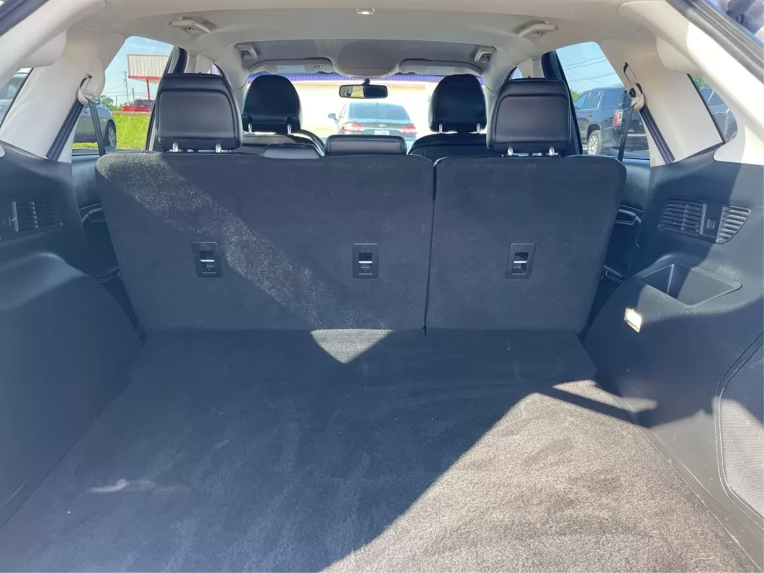 2017 Ford Edge Titanium (2FMPK3K98HB) with an Other engine, located at 1230 East Main St, Xenia, OH, 45385, (937) 908-9800, 39.688026, -83.910172 - **Embrace the Road with the 2017 Ford Edge Titanium at Advantage Car and Credit!**<br /> <br /> Are you searching for the perfect vehicle to elevate your family adventures, accommodate your daily commute, or tackle weekend getaways? Look no further than this stunning 2017 Ford Edge Titanium, now ava - Photo#12