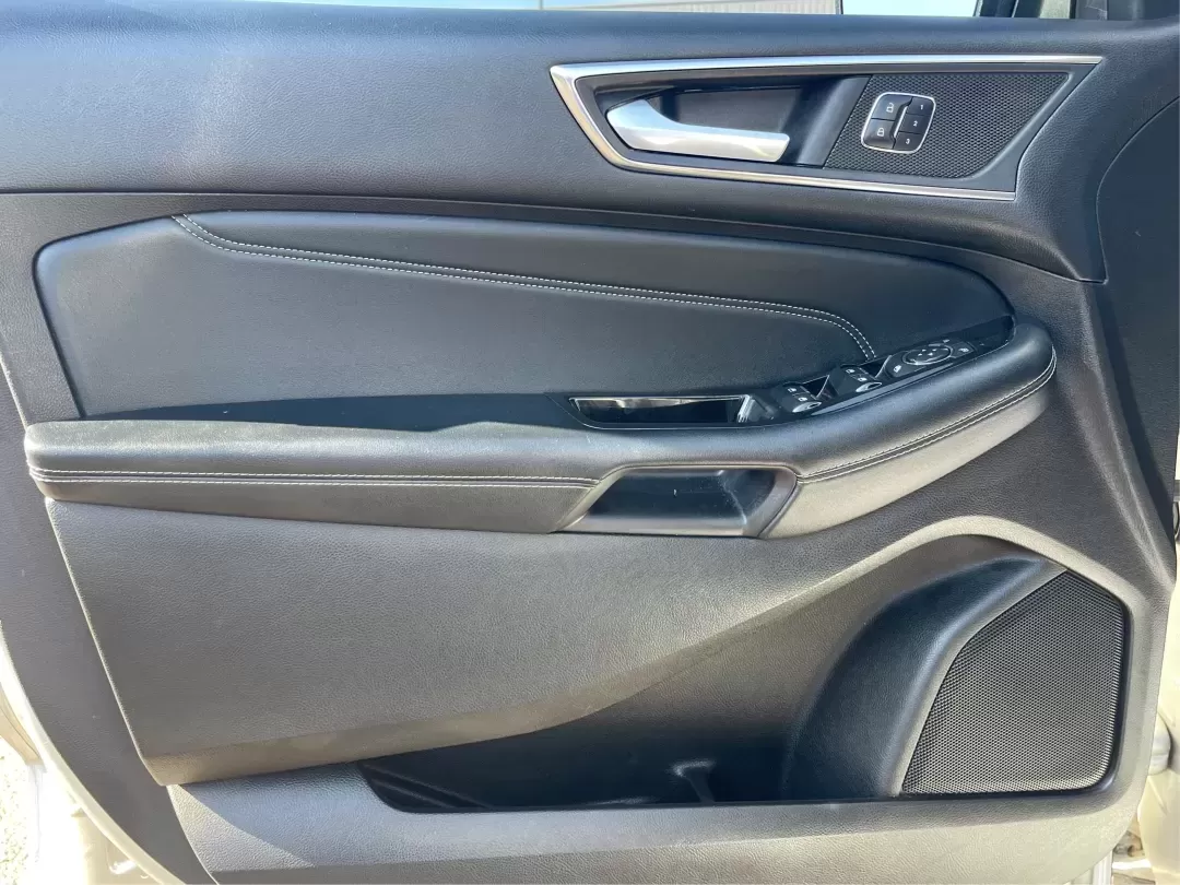 2017 Ford Edge Titanium (2FMPK3K98HB) with an Other engine, located at 1230 East Main St, Xenia, OH, 45385, (937) 908-9800, 39.688026, -83.910172 - **Embrace the Road with the 2017 Ford Edge Titanium at Advantage Car and Credit!**<br /> <br /> Are you searching for the perfect vehicle to elevate your family adventures, accommodate your daily commute, or tackle weekend getaways? Look no further than this stunning 2017 Ford Edge Titanium, now ava - Photo#19