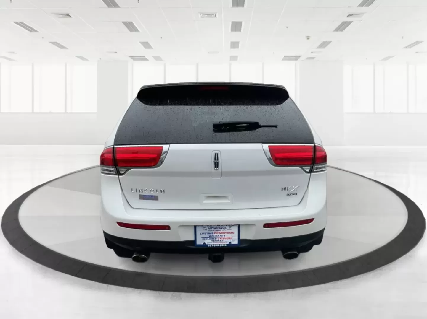 2014 Lincoln MKX Base (2LMDJ8JK4EB) with an Other engine, located at 1230 East Main St, Xenia, OH, 45385, (937) 908-9800, 39.688026, -83.910172 - **Discover Adventure with the 2014 Lincoln MKX Your Ticket to an Elevated Lifestyle**<br /> <br /> Are you in search of a vehicle that perfectly balances luxury and functionality? Look no further than the 2014 Lincoln MKX, a standout option for those who value comfort and style, whether you're navi - Photo#3