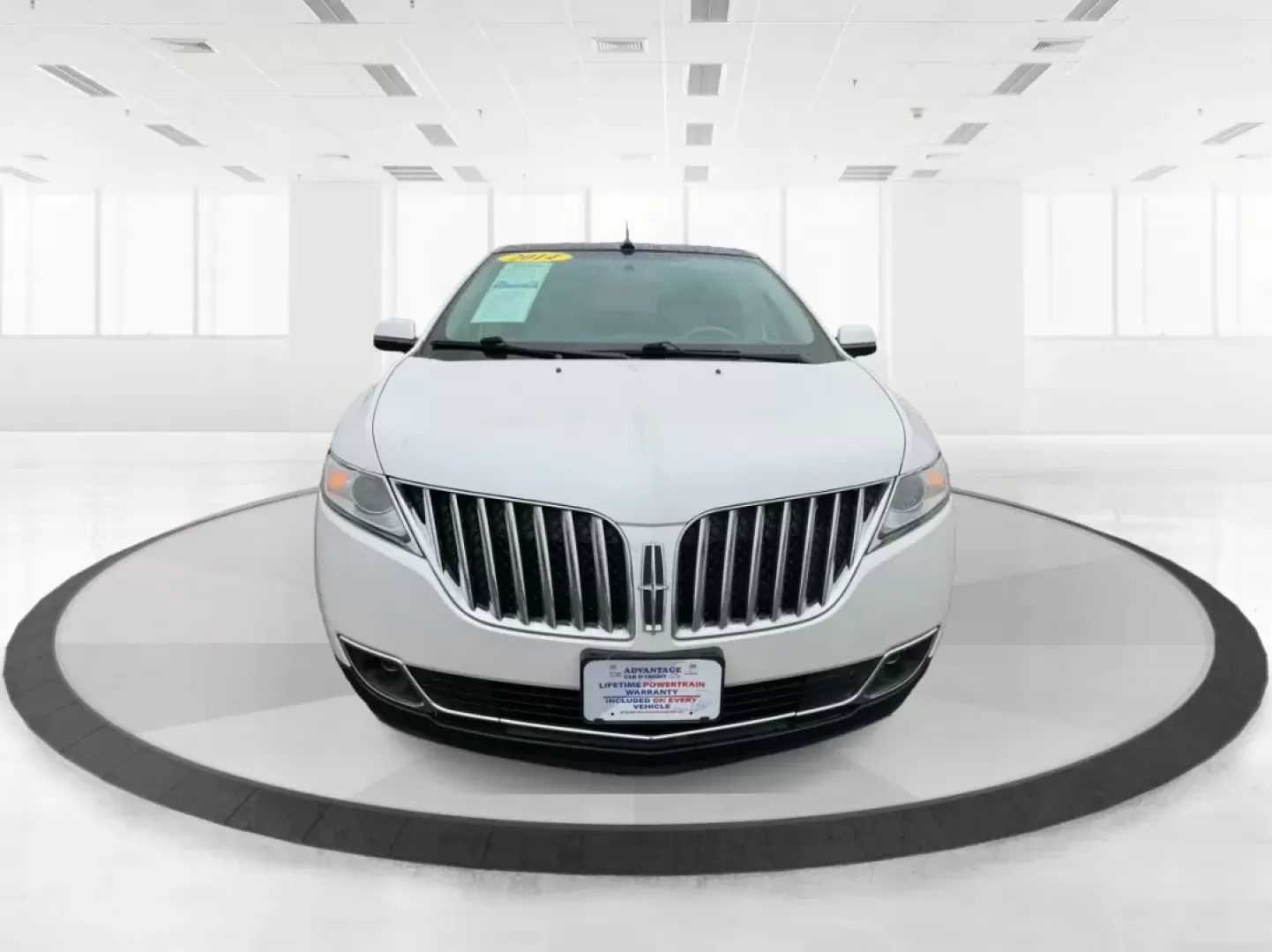 2014 Lincoln MKX Base (2LMDJ8JK4EB) with an Other engine, located at 1230 East Main St, Xenia, OH, 45385, (937) 908-9800, 39.688026, -83.910172 - **Discover Adventure with the 2014 Lincoln MKX Your Ticket to an Elevated Lifestyle**<br /> <br /> Are you in search of a vehicle that perfectly balances luxury and functionality? Look no further than the 2014 Lincoln MKX, a standout option for those who value comfort and style, whether you're navi - Photo#7