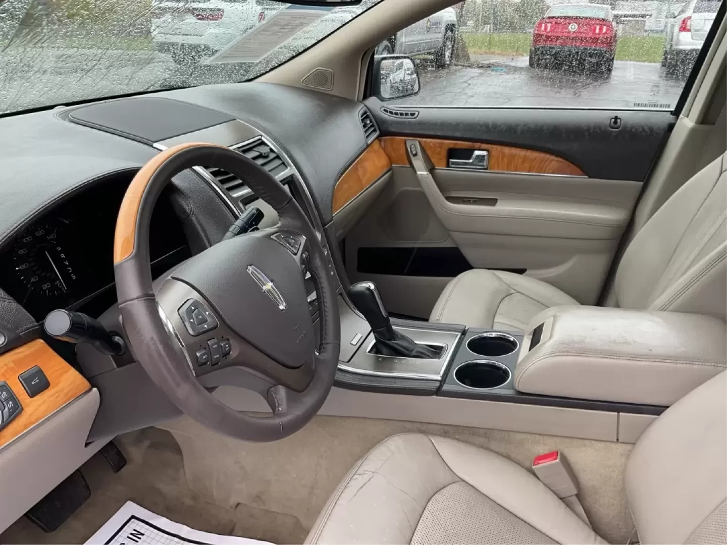 2014 Lincoln MKX Base (2LMDJ8JK4EB) with an Other engine, located at 1230 East Main St, Xenia, OH, 45385, (937) 908-9800, 39.688026, -83.910172 - **Discover Adventure with the 2014 Lincoln MKX Your Ticket to an Elevated Lifestyle**<br /> <br /> Are you in search of a vehicle that perfectly balances luxury and functionality? Look no further than the 2014 Lincoln MKX, a standout option for those who value comfort and style, whether you're navi - Photo#9