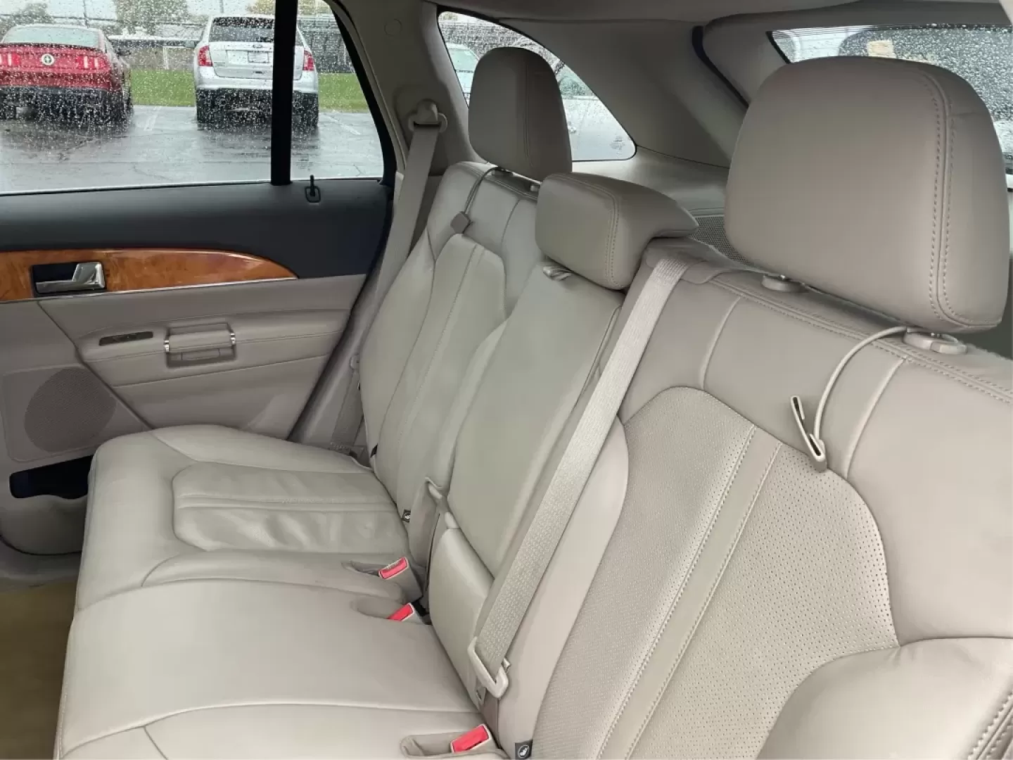 2014 Lincoln MKX Base (2LMDJ8JK4EB) with an Other engine, located at 1230 East Main St, Xenia, OH, 45385, (937) 908-9800, 39.688026, -83.910172 - **Discover Adventure with the 2014 Lincoln MKX Your Ticket to an Elevated Lifestyle**<br /> <br /> Are you in search of a vehicle that perfectly balances luxury and functionality? Look no further than the 2014 Lincoln MKX, a standout option for those who value comfort and style, whether you're navi - Photo#10