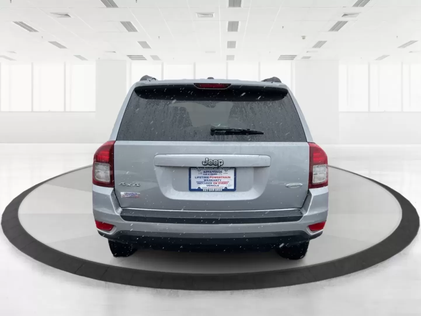 2017 Jeep Compass Latitude 4x4 (1C4NJDEB9HD) with an 2.4L I-4 DOHC engine, located at 1951 S Dayton Lakeview Rd., New Carlisle, OH, 45344, (937) 908-9800, 39.890999, -84.050255 - **Unlock Your Adventurous Spirit with the 2017 Jeep Compass Latitude 4x4!**<br /> <br /> Are you ready to embrace a lifestyle filled with adventure and exploration? The 2017 Jeep Compass Latitude 4x4 is your perfect companion for weekend getaways, daily commutes, or even grocery runs around Moraine, - Photo#3