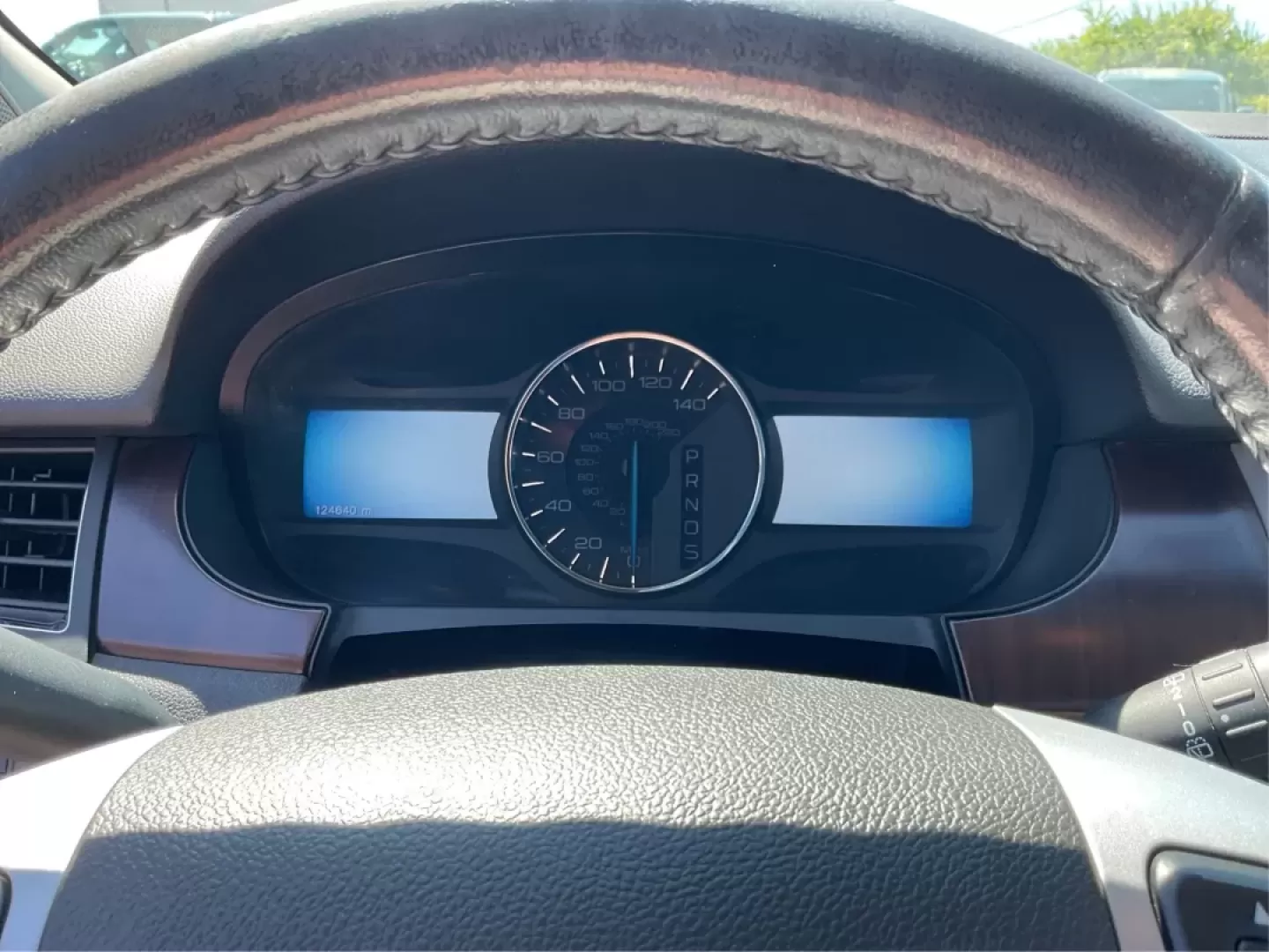 2013 Ford Edge Limited (2FMDK3KC7DB) with an 3.5L V6 DOHC 24V engine, 6-Speed Automatic transmission, located at 1951 S Dayton Lakeview Rd., New Carlisle, OH, 45344, (937) 908-9800, 39.890999, -84.050255 - Are you ready to elevate your driving experience while enjoying the comfort and versatility of an SUV? Look no further than this stunning 2013 Ford Edge Limited, available now at Advantage Car and Credit in Xenia, OH. Perfect for growing families or anyone seeking a reliable vehicle for daily commut - Photo#15