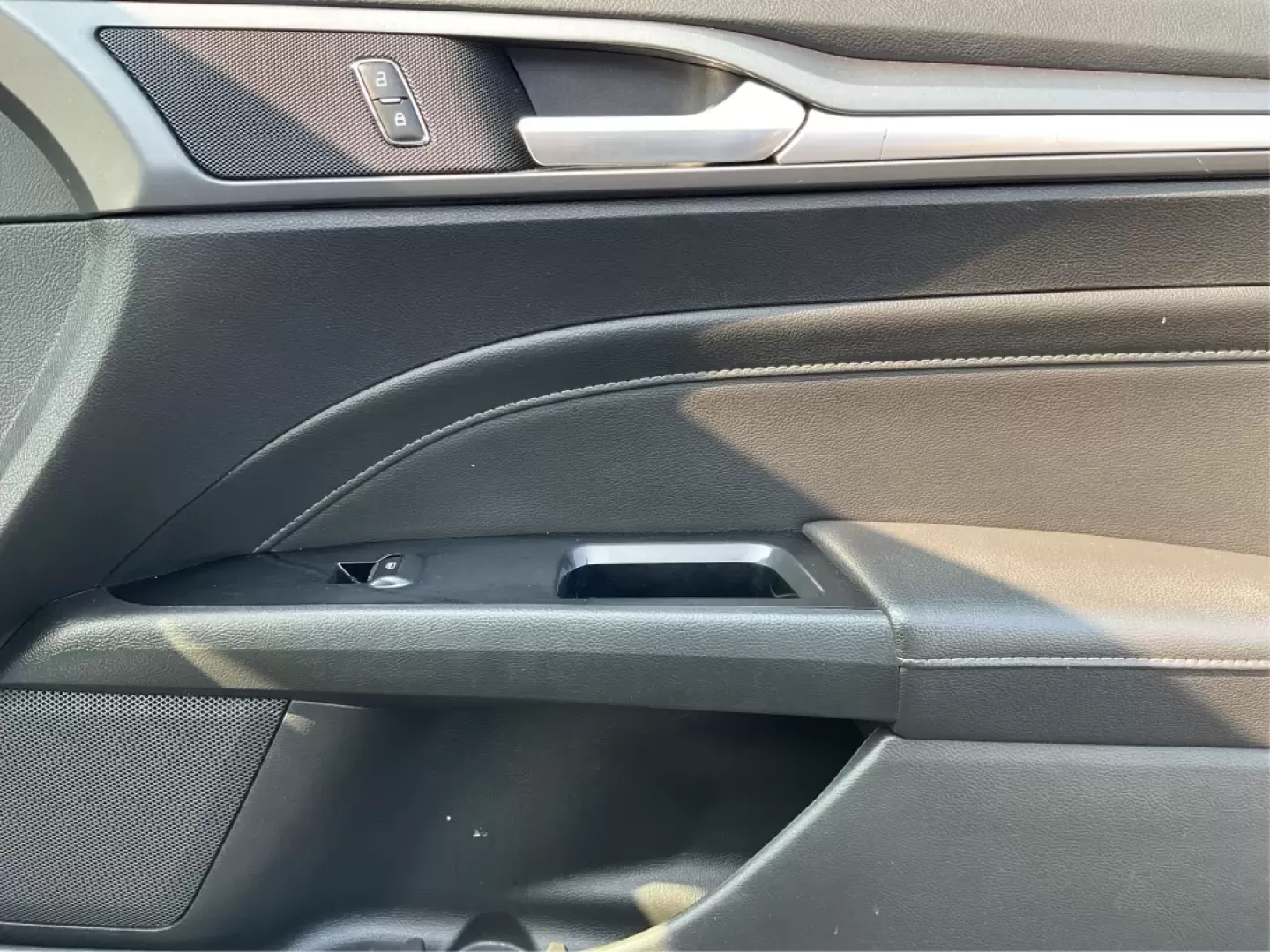 2016 Ford Fusion Titanium (3FA6P0K92GR) with an EcoBoost 2L I-4 gasoline direct injection engine, located at 1184 Kauffman Ave, Fairborn, OH, 45324, (937) 908-9800, 39.807072, -84.030914 - **Elevate Your Driving Experience with the 2016 Ford Fusion Titanium Where Style Meets Functionality!**<br /> <br /> Are you searching for the perfect blend of style, comfort, and advanced technology for your daily commute or weekend getaways? Look no further than the stunning 2016 Ford Fusion Tita - Photo#20