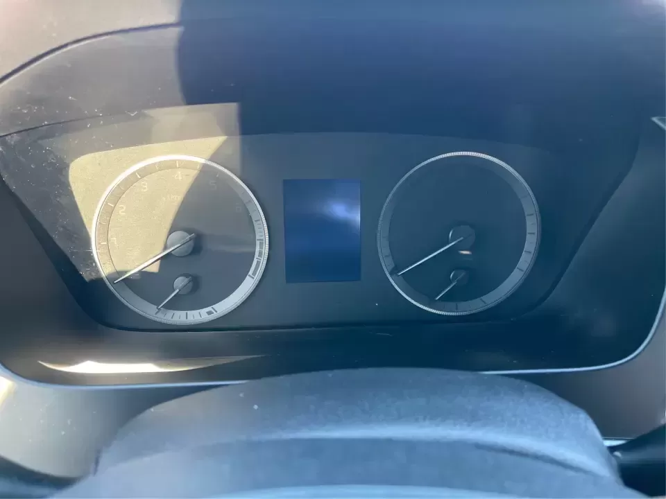 2015 Hyundai Sonata SE (5NPE24AFXFH) with an 2.4L L4 DOHC 16V engine, 7-Speed Automatic transmission, located at 1951 S Dayton Lakeview Rd., New Carlisle, OH, 45344, (937) 908-9800, 39.890999, -84.050255 - Need a dependable daily commuter that still feels comfortable for weekend getaways to Dayton, Tipp City, or a quick escape to Charleston Falls Preserve? This 2015 Hyundai Sonata SE in Symphony Silver is a smart, budget-friendly sedan that fits real life in Troy, Ohio-easy to park downtown, smooth on - Photo#15