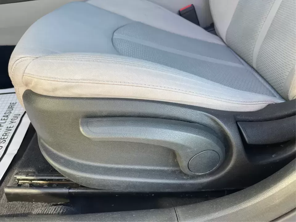 2015 Hyundai Sonata SE (5NPE24AFXFH) with an 2.4L L4 DOHC 16V engine, 7-Speed Automatic transmission, located at 1951 S Dayton Lakeview Rd., New Carlisle, OH, 45344, (937) 908-9800, 39.890999, -84.050255 - Need a dependable daily commuter that still feels comfortable for weekend getaways to Dayton, Tipp City, or a quick escape to Charleston Falls Preserve? This 2015 Hyundai Sonata SE in Symphony Silver is a smart, budget-friendly sedan that fits real life in Troy, Ohio-easy to park downtown, smooth on - Photo#18