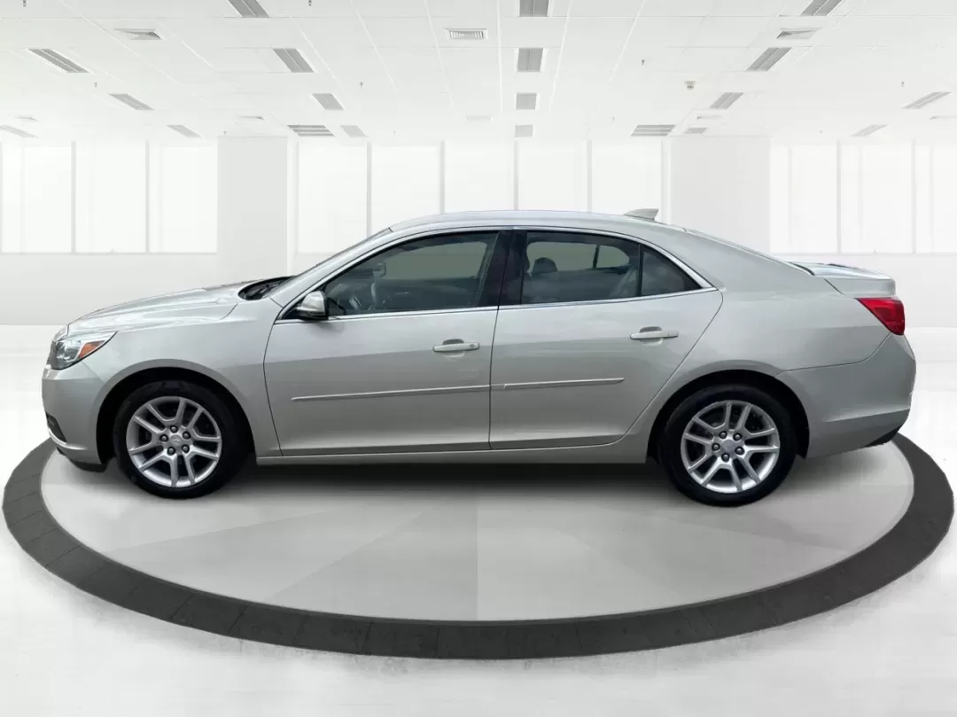 2015 Chevrolet Malibu 1LT (1G11C5SL5FF) with an ECOTEC 2.5L I-4 gasoline direct injection engine, 6-Speed Automatic transmission, located at 1951 S Dayton Lakeview Rd., New Carlisle, OH, 45344, (937) 908-9800, 39.890999, -84.050255 - Are you in the market for a reliable sedan that's perfect for daily commutes and weekend getaways alike? Look no further than this stunning 2015 Chevrolet Malibu 1LT, available now at Advantage Car and Credit in Fairborn, OH. This vehicle is not just a car; it's a lifestyle upgrade designed for budg - Photo#5