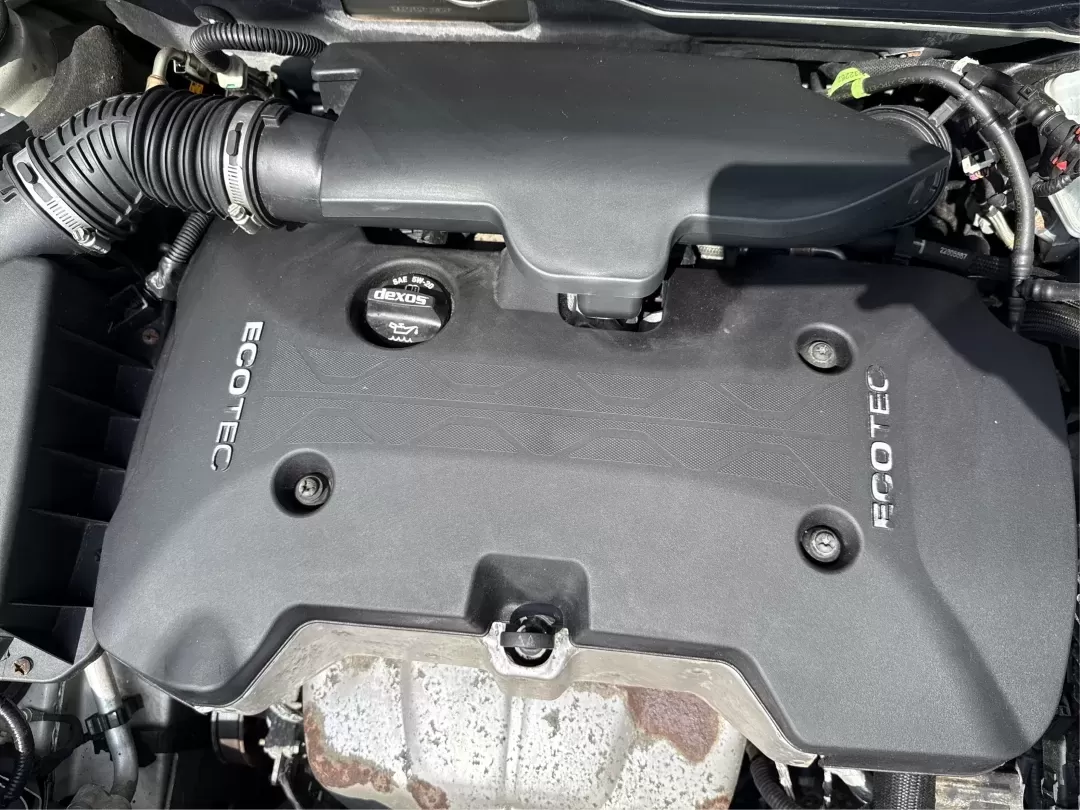 2015 Chevrolet Malibu 1LT (1G11C5SL5FF) with an ECOTEC 2.5L I-4 gasoline direct injection engine, 6-Speed Automatic transmission, located at 1951 S Dayton Lakeview Rd., New Carlisle, OH, 45344, (937) 908-9800, 39.890999, -84.050255 - Are you in the market for a reliable sedan that's perfect for daily commutes and weekend getaways alike? Look no further than this stunning 2015 Chevrolet Malibu 1LT, available now at Advantage Car and Credit in Fairborn, OH. This vehicle is not just a car; it's a lifestyle upgrade designed for budg - Photo#11