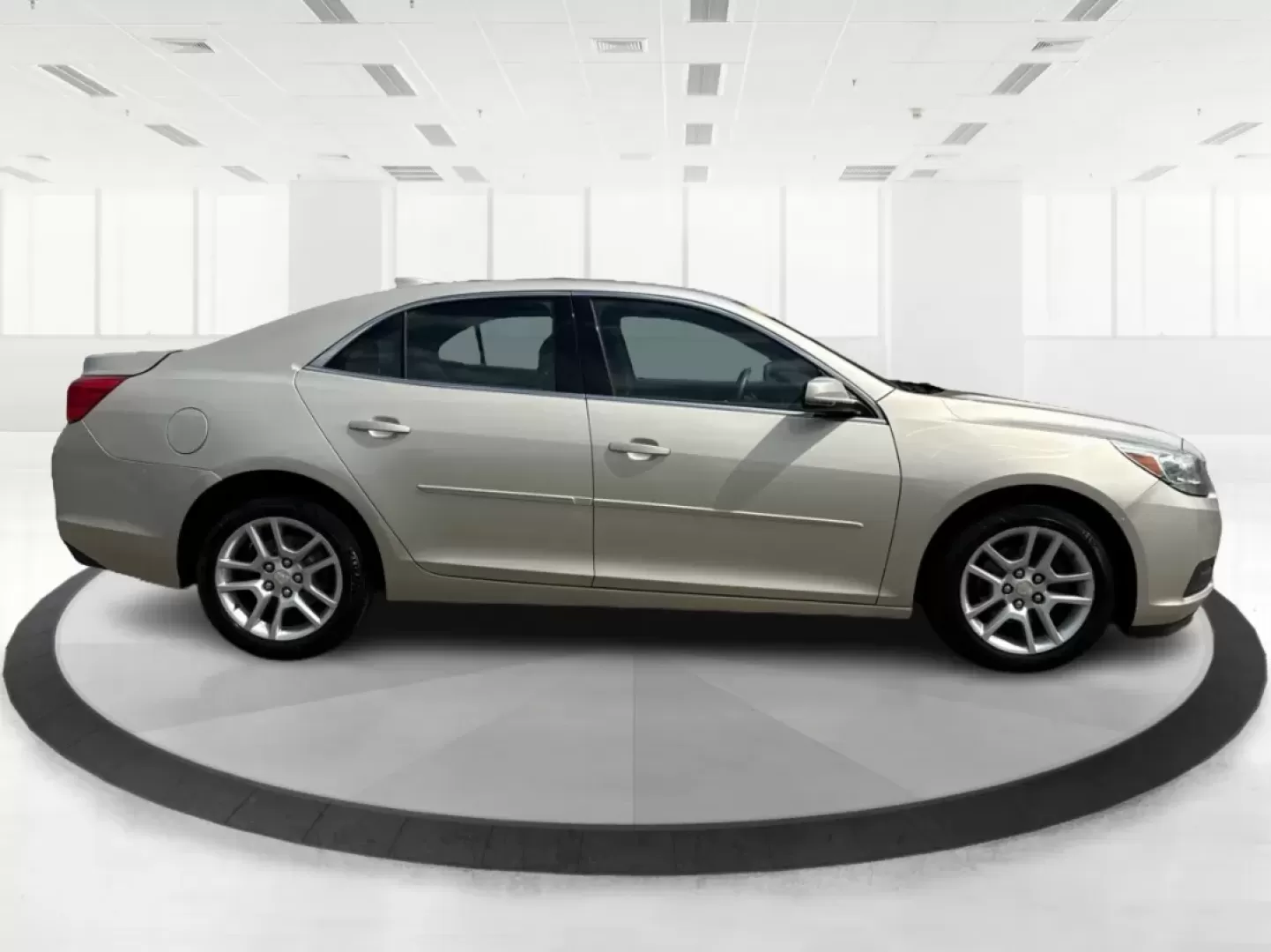 2015 Chevrolet Malibu 1LT (1G11C5SL5FF) with an ECOTEC 2.5L I-4 gasoline direct injection engine, located at 1230 East Main St, Xenia, OH, 45385, (937) 908-9800, 39.688026, -83.910172 - Are you in the market for a reliable sedan that's perfect for daily commutes and weekend getaways alike? Look no further than this stunning 2015 Chevrolet Malibu 1LT, available now at Advantage Car and Credit in Fairborn, OH. This vehicle is not just a car; it's a lifestyle upgrade designed for budg - Photo#1