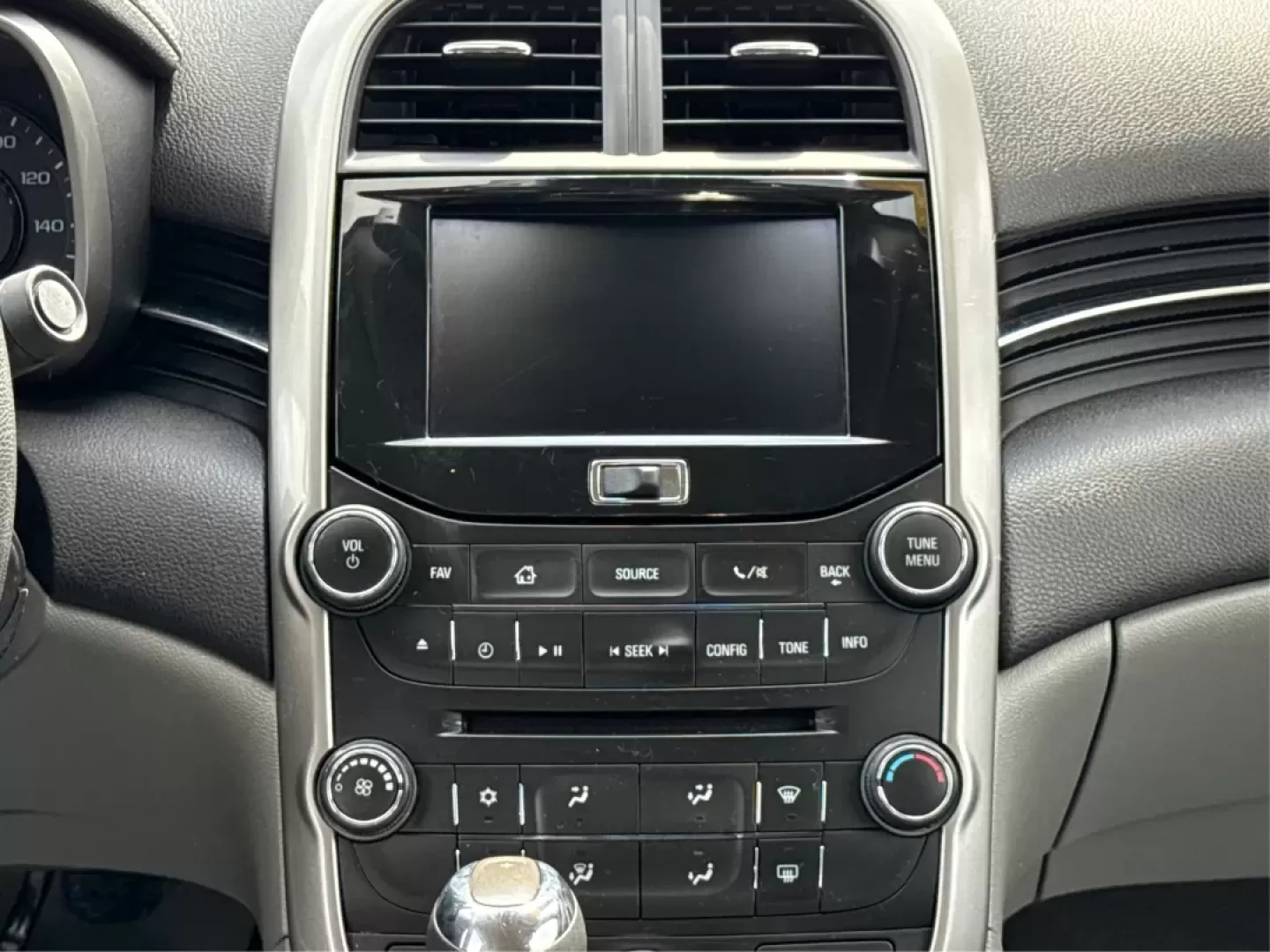 2015 Chevrolet Malibu 1LT (1G11C5SL5FF) with an ECOTEC 2.5L I-4 gasoline direct injection engine, located at 1230 East Main St, Xenia, OH, 45385, (937) 908-9800, 39.688026, -83.910172 - Are you in the market for a reliable sedan that's perfect for daily commutes and weekend getaways alike? Look no further than this stunning 2015 Chevrolet Malibu 1LT, available now at Advantage Car and Credit in Fairborn, OH. This vehicle is not just a car; it's a lifestyle upgrade designed for budg - Photo#13