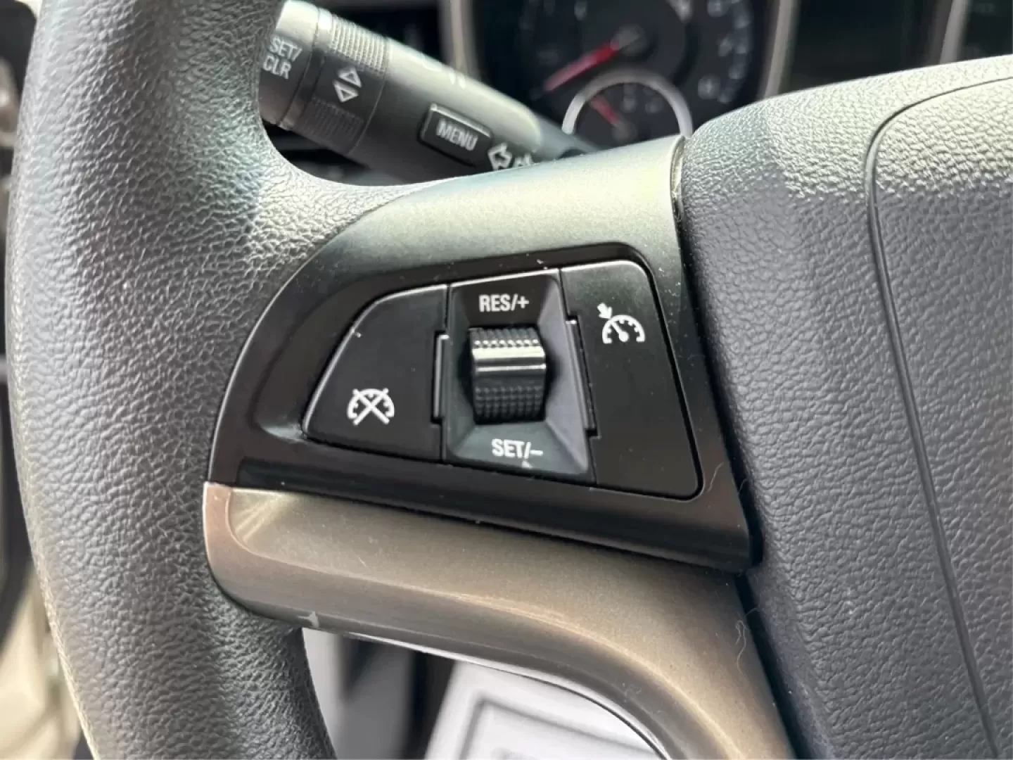 2015 Chevrolet Malibu 1LT (1G11C5SL5FF) with an ECOTEC 2.5L I-4 gasoline direct injection engine, located at 1230 East Main St, Xenia, OH, 45385, (937) 908-9800, 39.688026, -83.910172 - Are you in the market for a reliable sedan that's perfect for daily commutes and weekend getaways alike? Look no further than this stunning 2015 Chevrolet Malibu 1LT, available now at Advantage Car and Credit in Fairborn, OH. This vehicle is not just a car; it's a lifestyle upgrade designed for budg - Photo#16