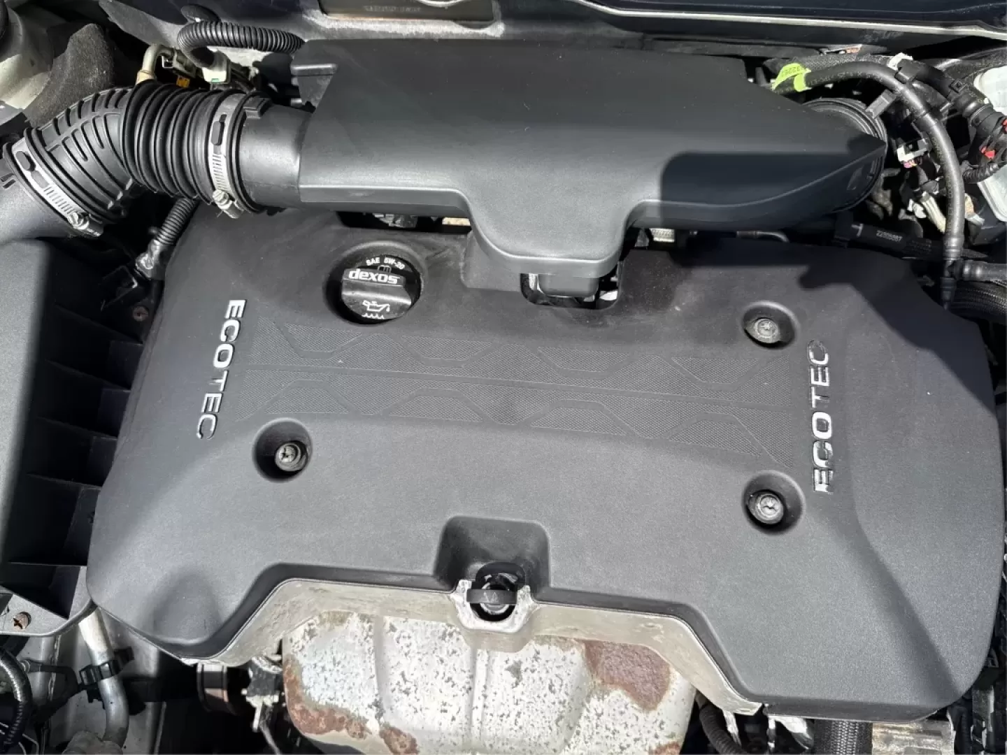 2015 Chevrolet Malibu 1LT (1G11C5SL5FF) with an ECOTEC 2.5L I-4 gasoline direct injection engine, located at 1184 Kauffman Ave, Fairborn, OH, 45324, (937) 908-9800, 39.807072, -84.030914 - Are you in the market for a reliable sedan that's perfect for daily commutes and weekend getaways alike? Look no further than this stunning 2015 Chevrolet Malibu 1LT, available now at Advantage Car and Credit in Fairborn, OH. This vehicle is not just a car; it's a lifestyle upgrade designed for budg - Photo#11