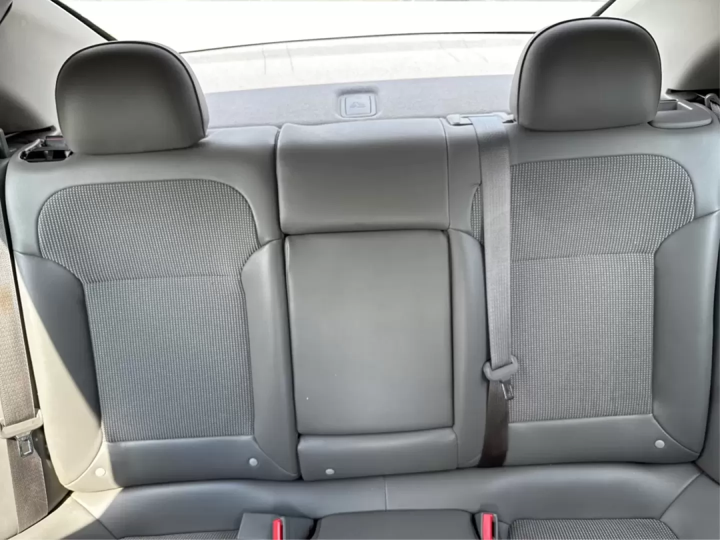 2015 Chevrolet Malibu 1LT (1G11C5SL5FF) with an ECOTEC 2.5L I-4 gasoline direct injection engine, located at 1184 Kauffman Ave, Fairborn, OH, 45324, (937) 908-9800, 39.807072, -84.030914 - Are you in the market for a reliable sedan that's perfect for daily commutes and weekend getaways alike? Look no further than this stunning 2015 Chevrolet Malibu 1LT, available now at Advantage Car and Credit in Fairborn, OH. This vehicle is not just a car; it's a lifestyle upgrade designed for budg - Photo#14