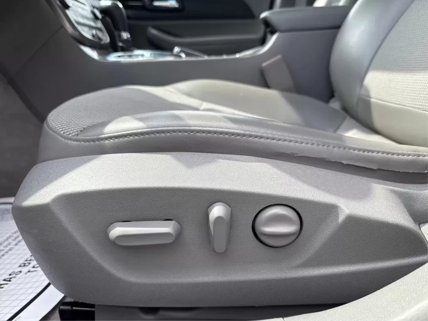 2015 Chevrolet Malibu 1LT (1G11C5SL5FF) with an ECOTEC 2.5L I-4 gasoline direct injection engine, located at 1184 Kauffman Ave, Fairborn, OH, 45324, (937) 908-9800, 39.807072, -84.030914 - Are you in the market for a reliable sedan that's perfect for daily commutes and weekend getaways alike? Look no further than this stunning 2015 Chevrolet Malibu 1LT, available now at Advantage Car and Credit in Fairborn, OH. This vehicle is not just a car; it's a lifestyle upgrade designed for budg - Photo#18