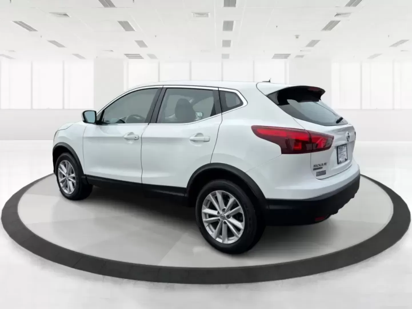 2018 Nissan Rogue S (JN1BJ1CRXJW) with an 2L I-4 gasoline direct injection engine, CVT transmission, located at 1099 N County Rd 25A , Troy, OH, 45373, (937) 908-9800, 40.057079, -84.212883 - Pack up the kids, load the groceries, or point the hood toward a weekend getaway-this 2018 Nissan Rogue S in Glacier White is the kind of everyday SUV that fits real life in Troy. With a comfortable cabin, practical cargo space, and confidence-inspiring AWD capability, it's ideal for long commutes, - Photo#4