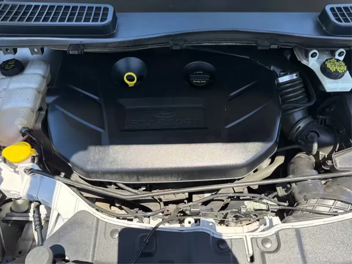 2015 Ford Escape SE (1FMCU9G92FU) with an EcoBoost 1.6L I-4 gasoline direct injection engine, 6-Speed Automatic transmission, located at 401 Woodman Dr, Riverside, OH, 45431, (937) 908-9800, 39.760899, -84.123421 - Need a do-it-all SUV for Dayton-area commutes, school drop-offs, and spontaneous weekend getaways? This 2015 Ford Escape SE 4WD is built for real life in Riverside, Ohio-comfortable for daily runs down Woodman Dr, confident on slick winter mornings, and efficient enough for longer drives toward Down - Photo#11