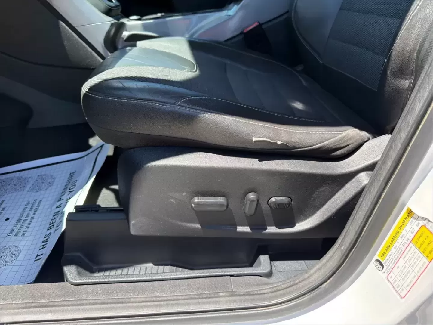 2015 Ford Escape SE (1FMCU9G92FU) with an EcoBoost 1.6L I-4 gasoline direct injection engine, 6-Speed Automatic transmission, located at 401 Woodman Dr, Riverside, OH, 45431, (937) 908-9800, 39.760899, -84.123421 - Need a do-it-all SUV for Dayton-area commutes, school drop-offs, and spontaneous weekend getaways? This 2015 Ford Escape SE 4WD is built for real life in Riverside, Ohio-comfortable for daily runs down Woodman Dr, confident on slick winter mornings, and efficient enough for longer drives toward Down - Photo#18