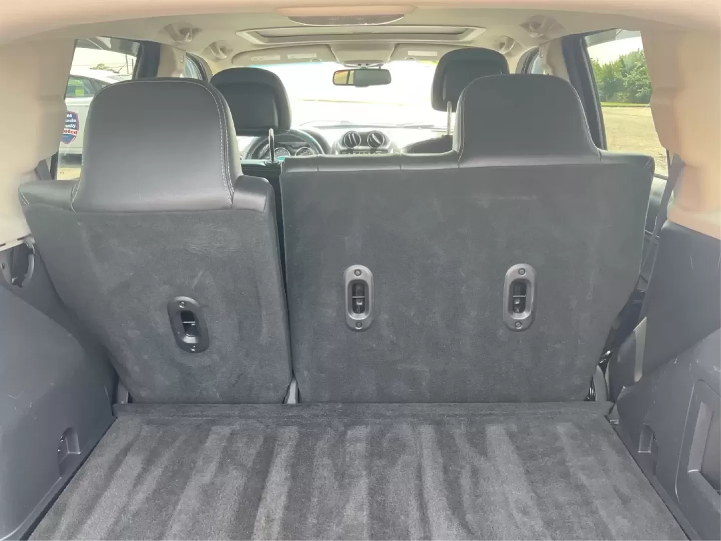 2016 Jeep Compass High Altitude Edition (1C4NJDEB2GD) with an 2.4L I-4 DOHC engine, located at 1230 East Main St, Xenia, OH, 45385, (937) 908-9800, 39.688026, -83.910172 - **Adventure Awaits with this 2016 Jeep Compass High Altitude Edition!**<br /> <br /> Are you ready to elevate your driving experience? Perfect for weekend getaways or long commutes, this 2016 Jeep Compass High Altitude Edition is designed to tackle any journey with confidence and style. At Advantage - Photo#11