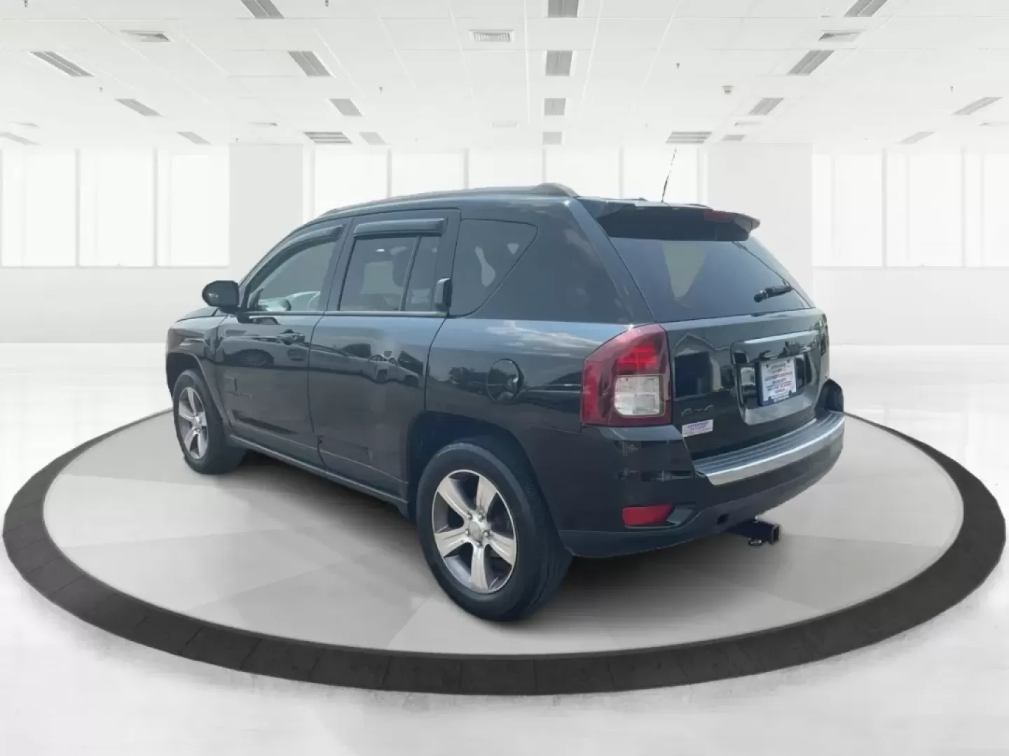 2016 Jeep Compass High Altitude Edition (1C4NJDEB2GD) with an 2.4L I-4 DOHC engine, located at 401 Woodman Dr, Riverside, OH, 45431, (937) 908-9800, 39.760899, -84.123421 - **Adventure Awaits with this 2016 Jeep Compass High Altitude Edition!**<br /> <br /> Are you ready to elevate your driving experience? Perfect for weekend getaways or long commutes, this 2016 Jeep Compass High Altitude Edition is designed to tackle any journey with confidence and style. At Advantage - Photo#4