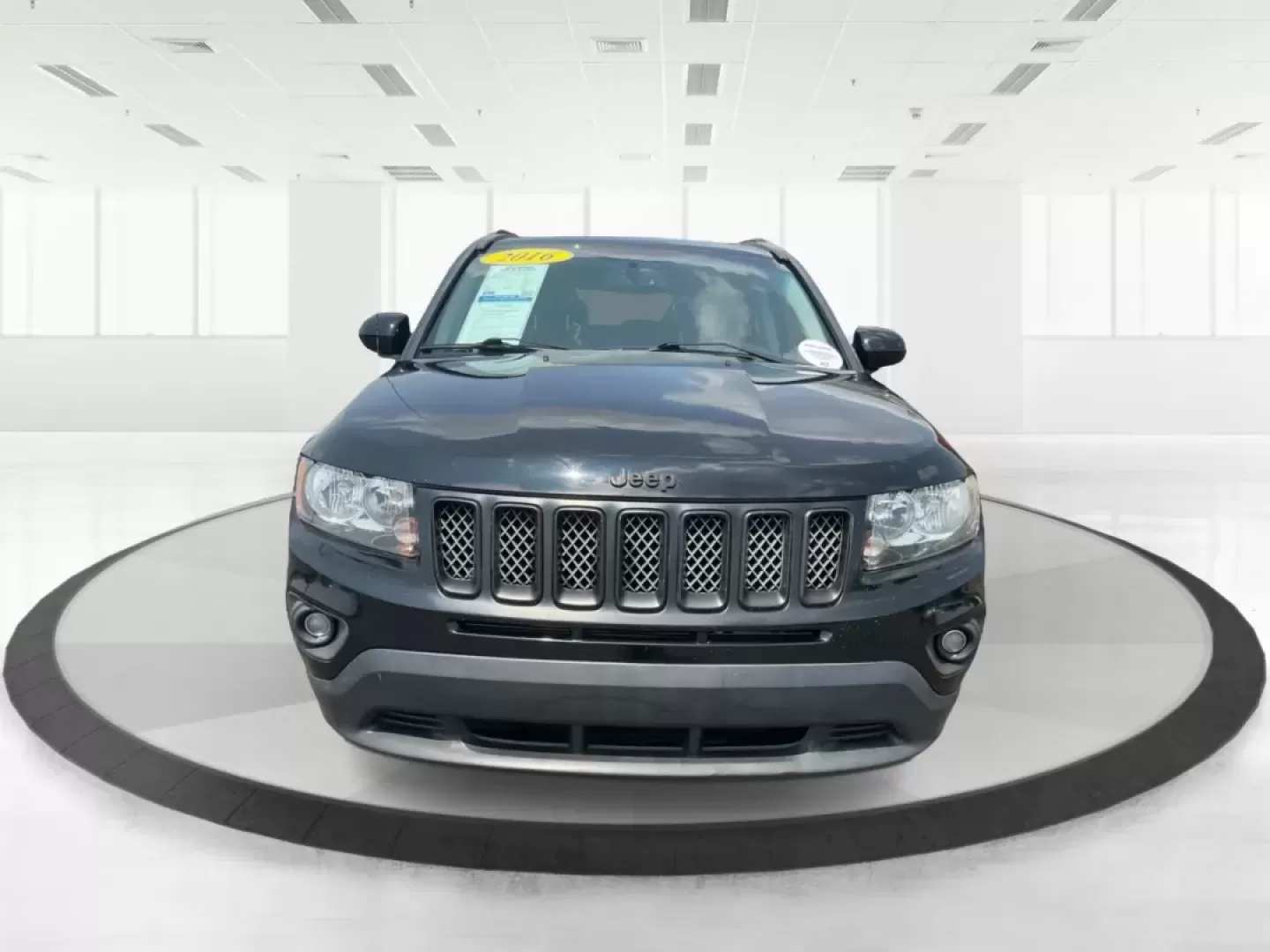 2016 Jeep Compass High Altitude Edition (1C4NJDEB2GD) with an 2.4L I-4 DOHC engine, located at 4508 South Dixie Dr, Moraine, OH, 45439, (937) 908-9800, 39.689976, -84.218452 - **Adventure Awaits with this 2016 Jeep Compass High Altitude Edition!**<br /> <br /> Are you ready to elevate your driving experience? Perfect for weekend getaways or long commutes, this 2016 Jeep Compass High Altitude Edition is designed to tackle any journey with confidence and style. At Advantage - Photo#7
