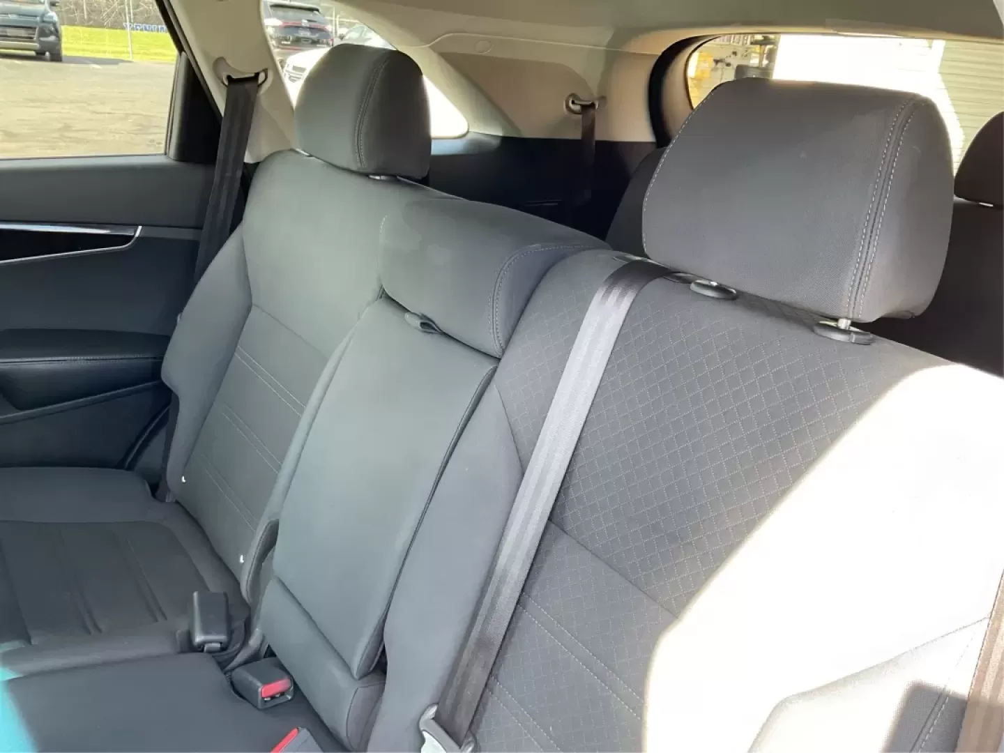 2016 Kia Sorento 2.4L LX (5XYPGDA32GG) with an 2.4L I-4 gasoline direct injection engine, located at 1099 N County Rd 25A , Troy, OH, 45373, (937) 908-9800, 40.057079, -84.212883 - Are you ready to elevate your family adventures while keeping comfort and versatility at the forefront? Look no further than this stunning 2016 Kia Sorento LX, now available at Advantage Car and Credit - Troy. Nestled in the heart of Troy, OH, at 1099 N County Rd 25A, our Buy Here Pay Here dealershi - Photo#10